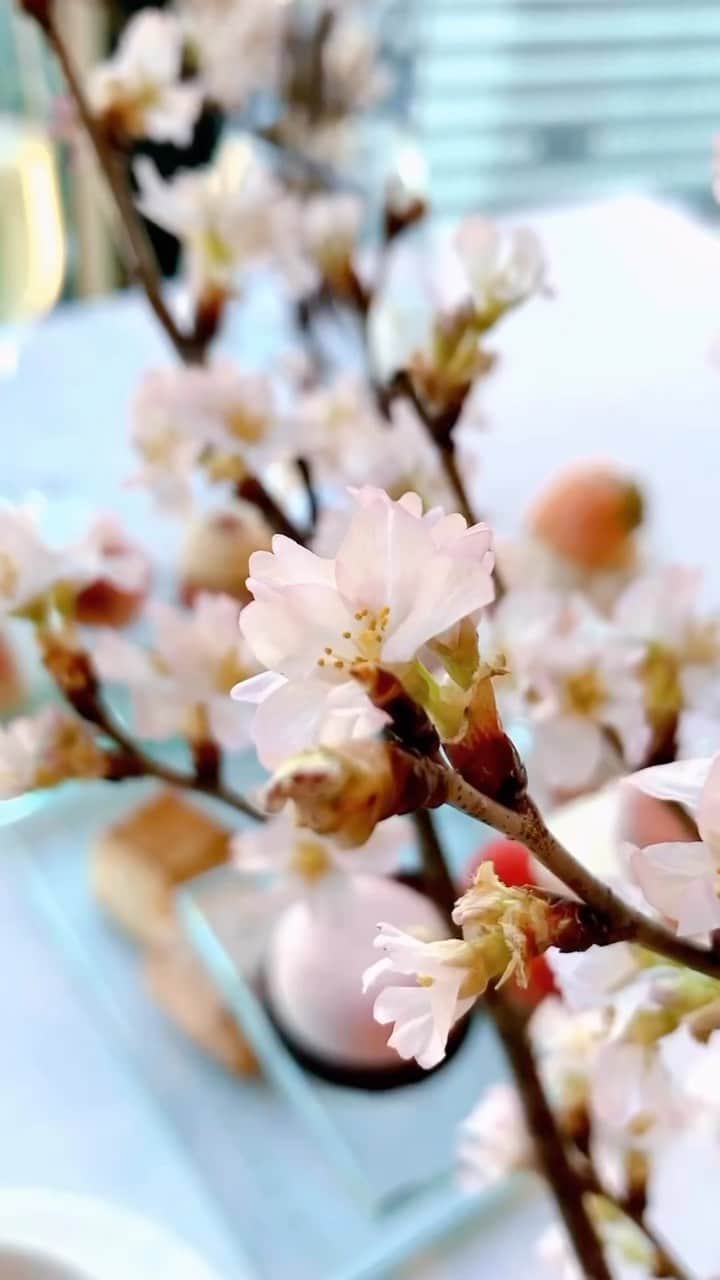 Conrad Hotelsのインスタグラム：「Afternoon tea at @conrad_tokyo inspired by cherry blossom season 🌸」