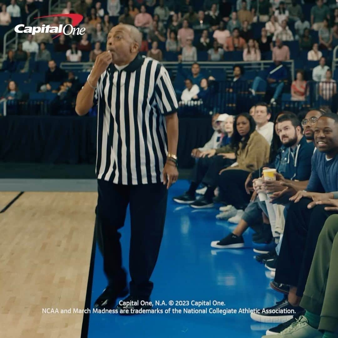 サミュエル・L・ジャクソンのインスタグラム：「You think you’ve seen it all…until @officialspikelee switches up and becomes a ref for #MarchMadness. #CapitalOnePartner」