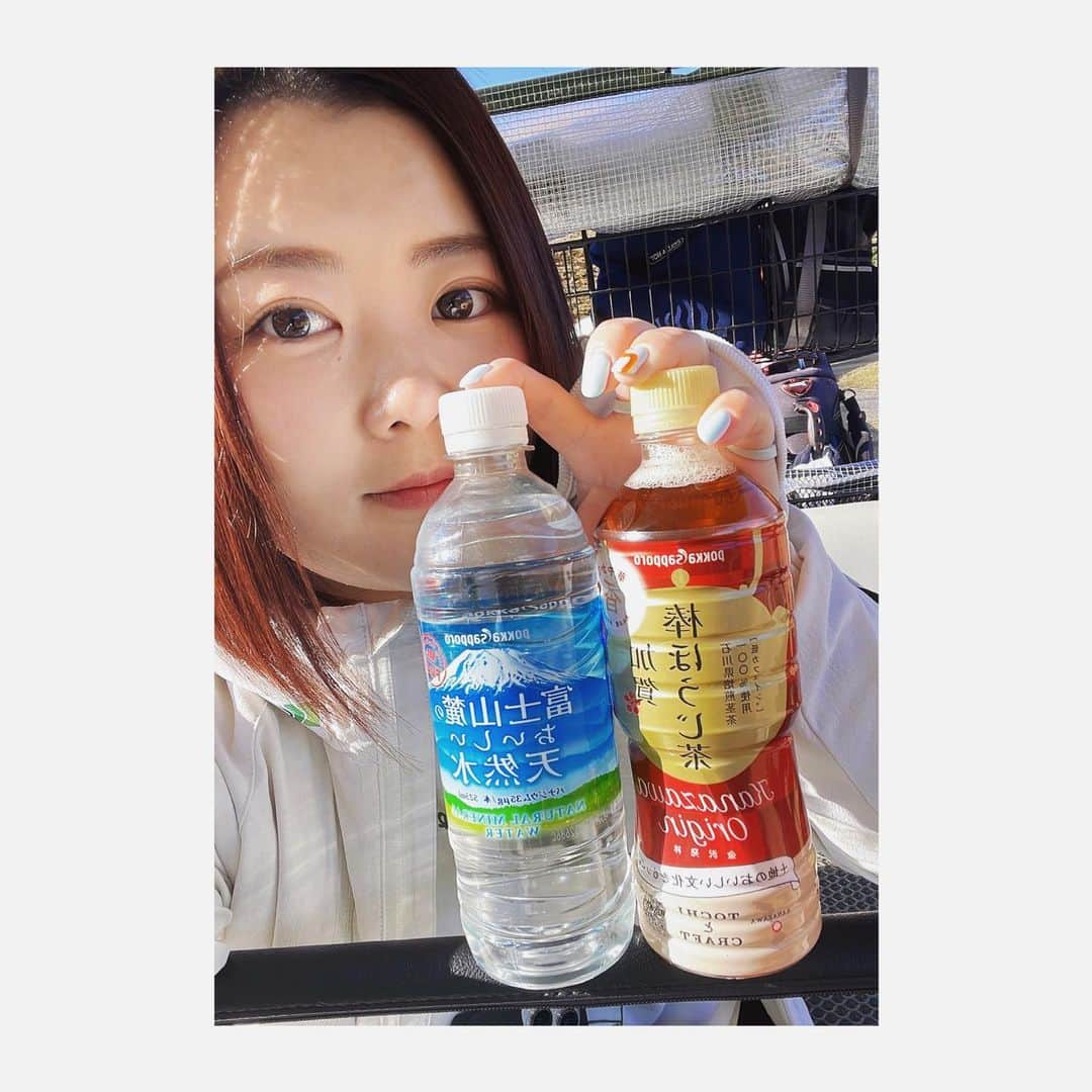 淺井咲希のインスタグラム：「私は日頃からこの水とほうじ茶が 好きで飲んでます🥤  他にもキレートレモンやアーモンドミルクなどおすすめです🫶🏼  ポッカサッポロのドリンク見つけたら 飲んでみてください🍋  (@pokkasapporo )  #淺井咲希#ポッカサッポロ」