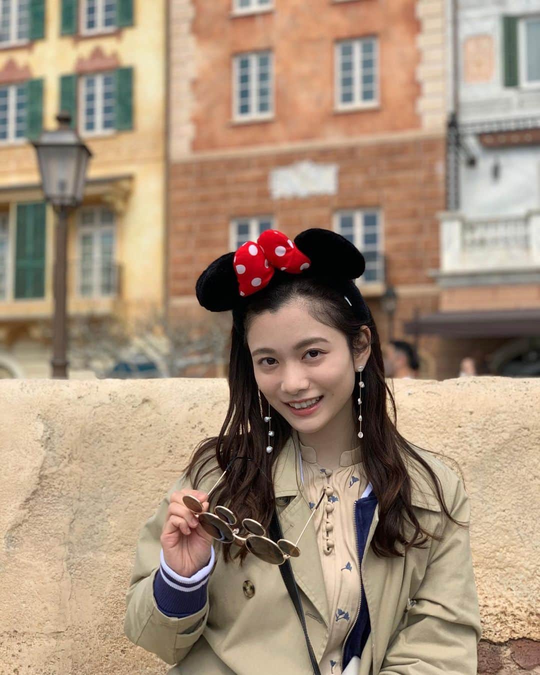 上田彩瑛のインスタグラム：「実習のお休みにディズニーシーへ🌏🐭💕 ビリーヴ初めて見たけどとても良かった…！！  この前に人生初のマツパをかけたのですが、目元パッチリになってテンションも上がるし、病院実習は毎日朝早いので支度の時短にもなってありがたいです…！ もかさん（ @une_fleur_moca ）ありがとうございました🥰  @une_fleur_eyelash  @une_fleur_eyebrow」