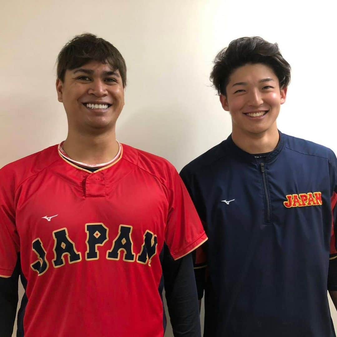 のインスタグラム：「#山﨑颯一郎 選手がチームに合流しました。 背伸びする #宇田川優希 選手  #侍ジャパン #WorldBaseballClassic」