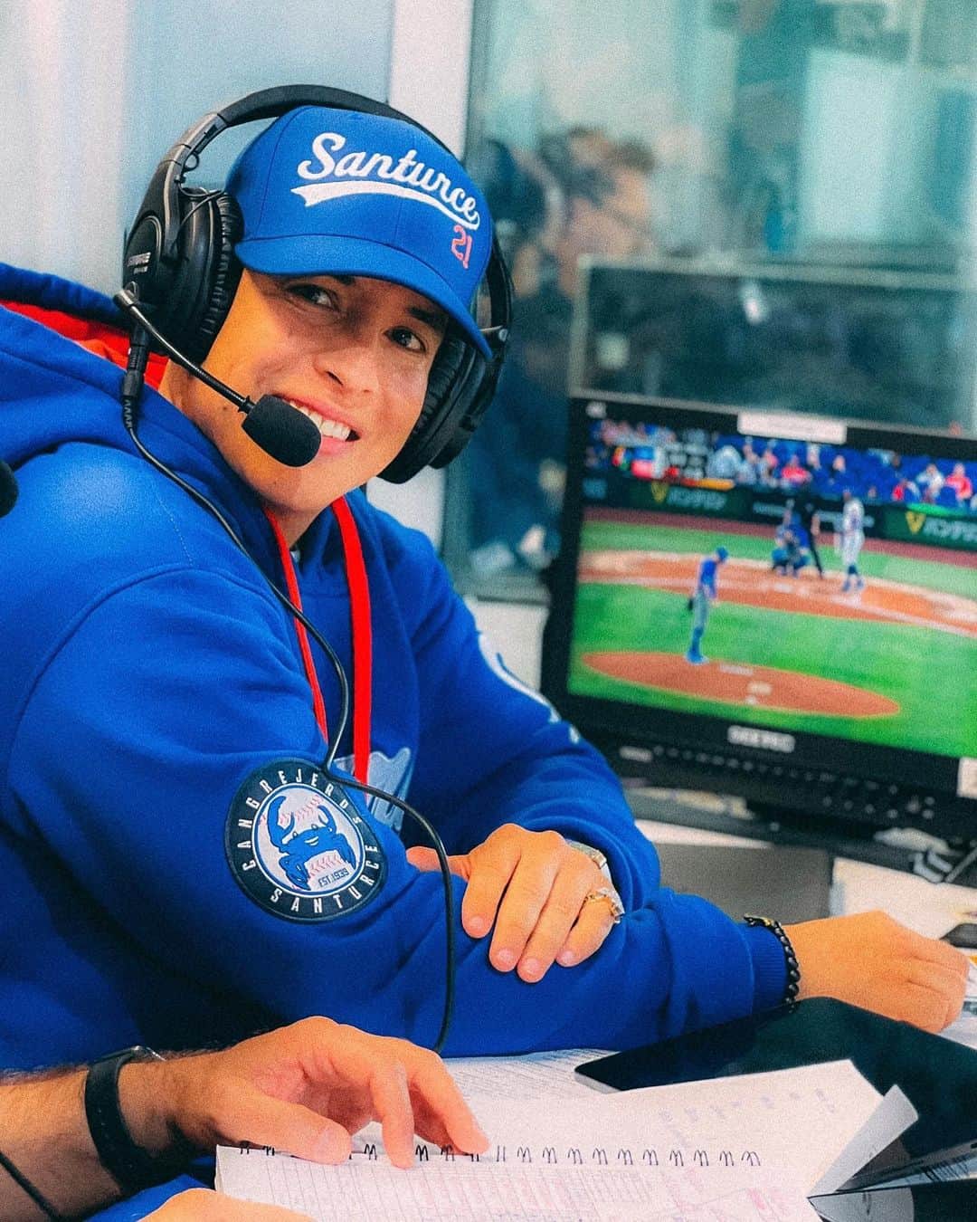 ダディー・ヤンキーのインスタグラム：「21’ Puerto Rico 🔥#worldbaseballclassic 🇵🇷🇮🇱 ⚾️❤️‍🔥 #legendaddy 📍」