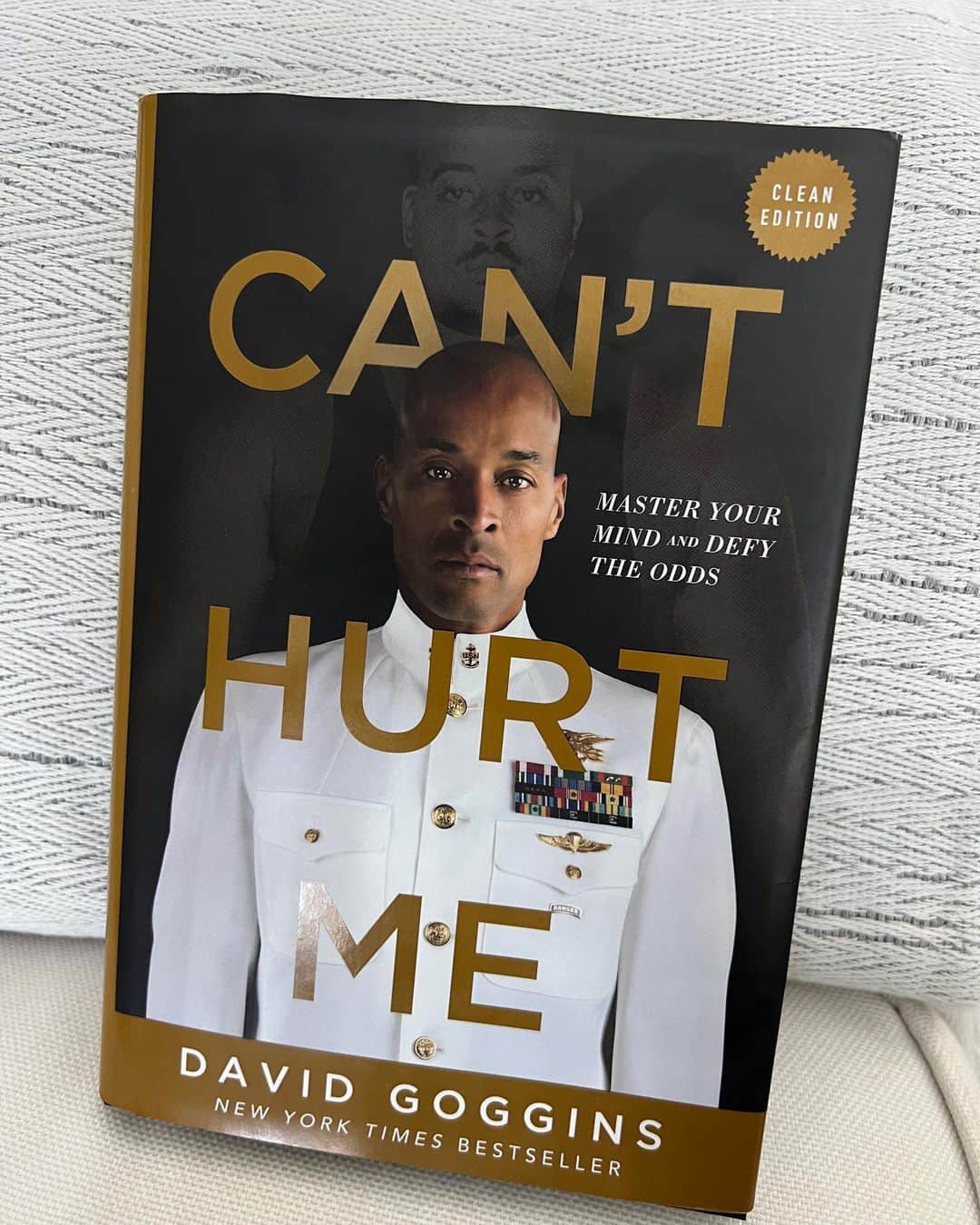 レイ・アレンのインスタグラム：「“Everything in life is a mind game! Whenever we get swept under by life’s dramas, large and small, we are forgetting that no matter how bad the pain gets, no matter how harrowing the torture, all bad things end.” -David Goggins  @davidgoggins #mustread #canthurtme」