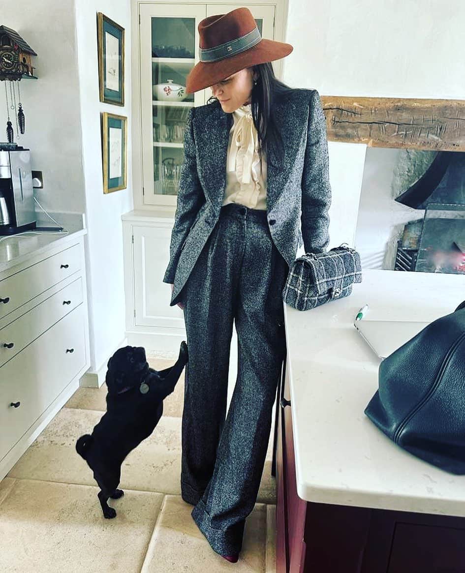 タビサシモンズのインスタグラム：「Cheltenham Ready!」