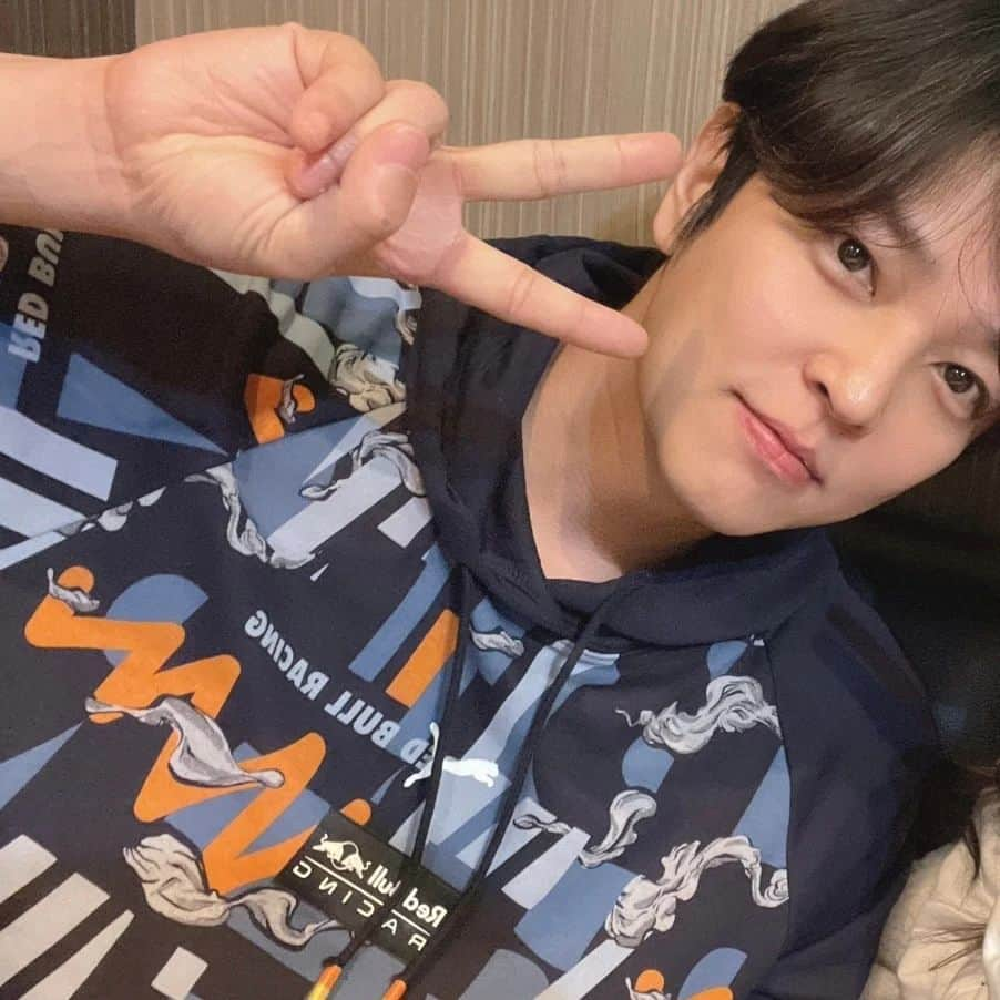 キム・ジョンフンのインスタグラム：「In Japan~~  Thank you very much for coming to the concert. For those of you who couldn't make it, I look forward to seeing you at the next concert.  皆さん、ご来場頂きありがとうございました。 ご参加頂けなかった方は次回会えるよう、楽しみにしています。」