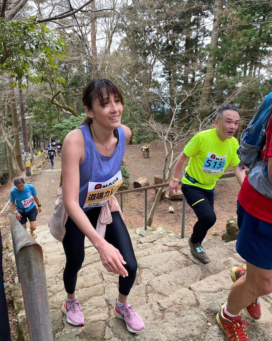 道端カレンさんのインスタグラム写真 - (道端カレンInstagram)「⛩  大山登山マラソン大会🏃‍♀️⛰  マラソンというより、登山でしたが、達成感半端ないのと、トライアスロンでもこんなキツい気持ちは味変わったことないかも。笑  初トライアスロンの時くらいかな？どうだろ。こころの中で泣いてました。笑笑  でも、オリンピアのゲスト選手たちと過ごした二日間が楽しすぎました😂💓」3月15日 11時56分 - karenmichibata