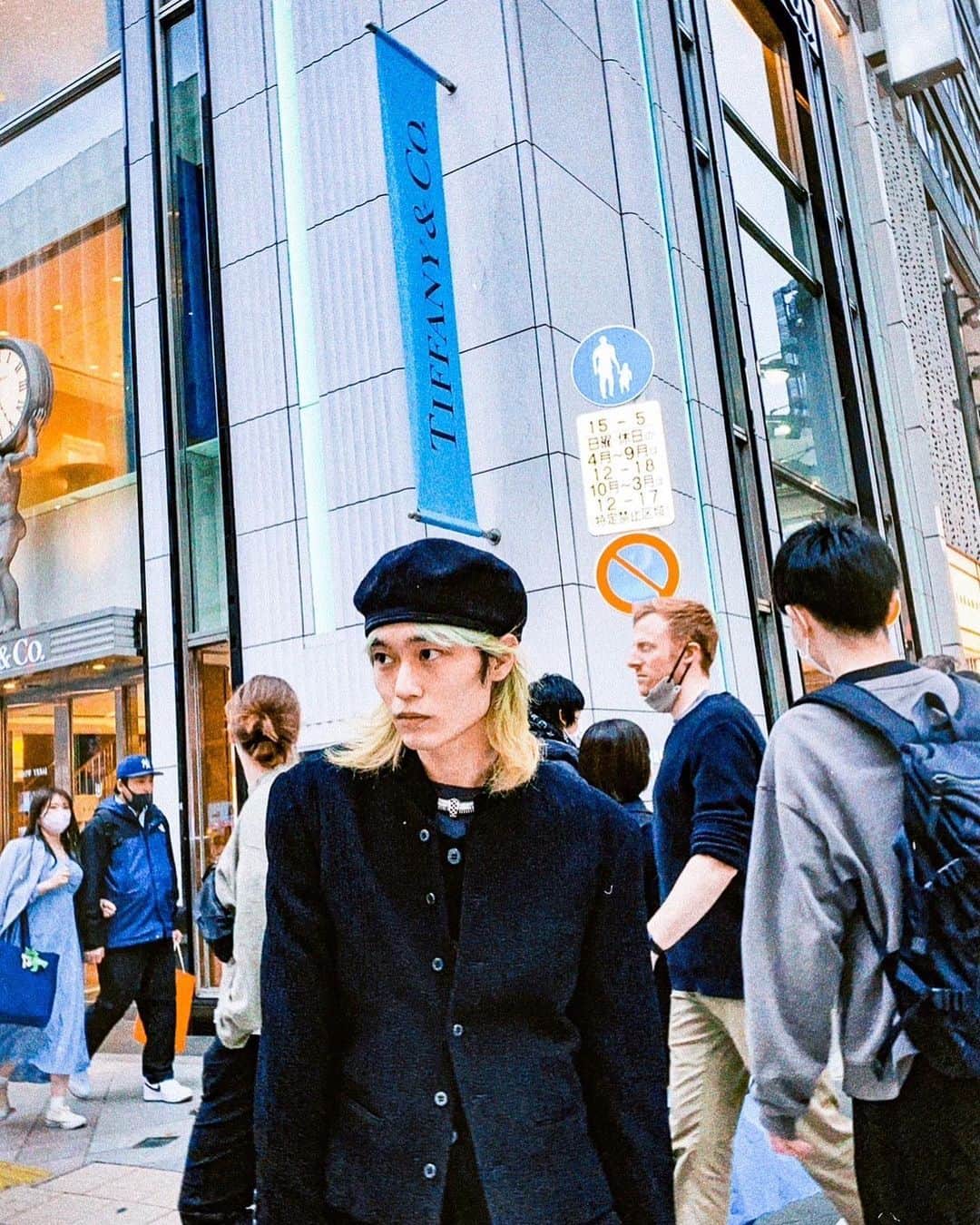山口力毅さんのインスタグラム写真 - (山口力毅Instagram)「新宿歩行者天国練り歩き お互い合間の時間で急遽会って、いい喫茶店でいいコーヒー飲んで、良いものを産み出す 職人すぎるぜ  📸　@yuhashimoto_713」3月15日 22時56分 - piezo_ya