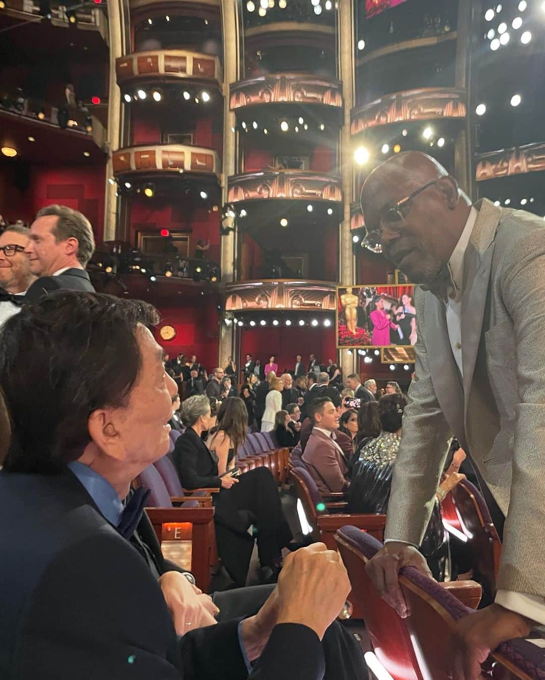 ハリー・シャム・ジュニアさんのインスタグラム写真 - (ハリー・シャム・ジュニアInstagram)「I had the pleasure of hanging with @thejameshong @theacademy who is now my fav grandpa. From his googly eyed tux, to dancing for the crowd, to him whispering in my ear to cradle him and sing him a lullaby during an interview, to having @samuelljackson fanboying over him on how he is going to catch up to his IMDB filmography count, to him eating his self packed sandwich and pre-cut apples during the ceremony, to sipping on a martini (that he went to the bar and ordered himself) and to finally seeing him with an Oscar just made my damn night. He’s a national treasure. 94 and living his best life.」3月15日 23時00分 - harryshumjr