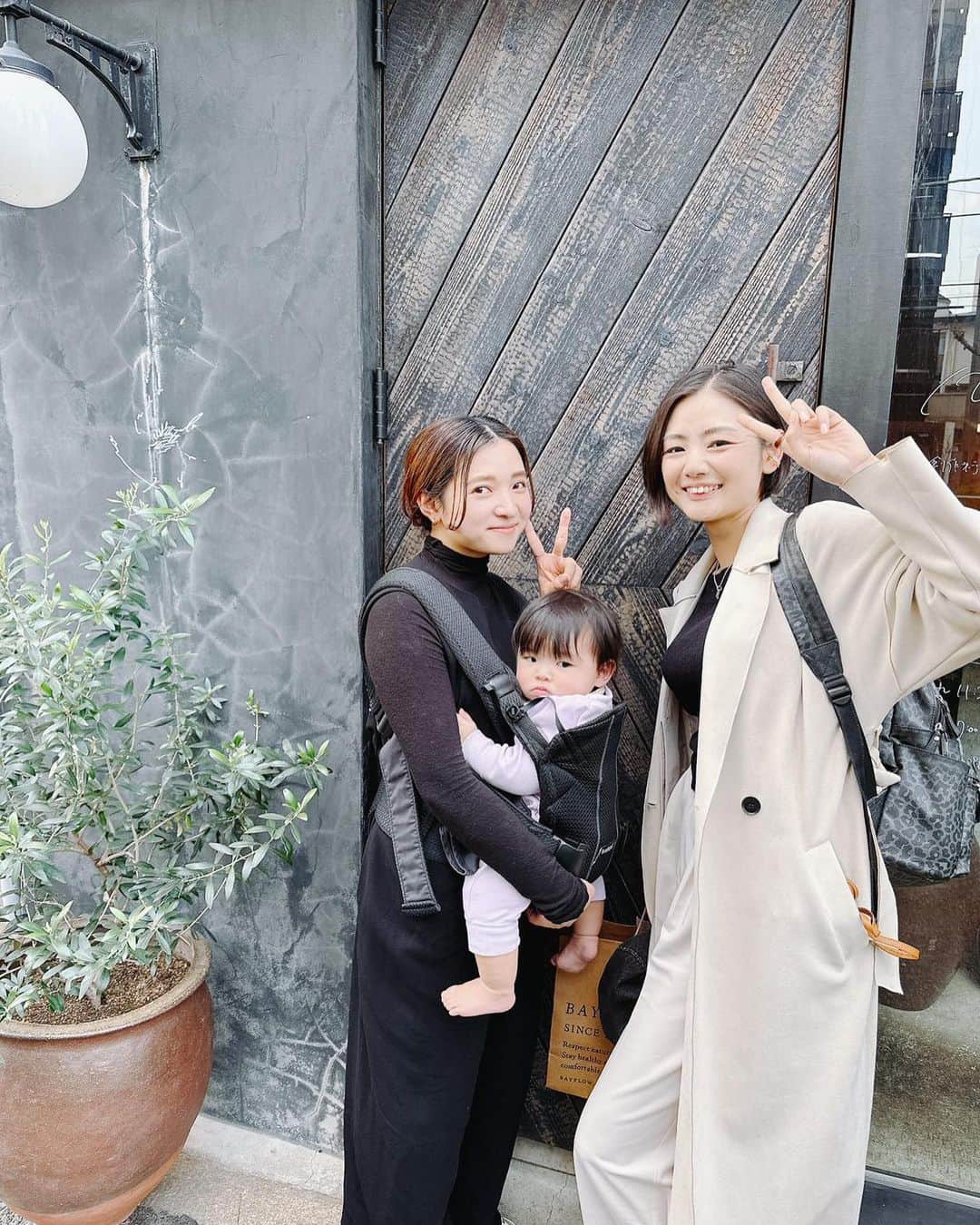 片山萌美のインスタグラム：「🍽🌿  数年ぶりに会えた いつき（ @itk_tuzu ）🫶  お子👶とも初対面🫶嬉しい 天使の微笑みをいただきました かわいすぎて貢ぎたい。  【お店】 @nidbistro」