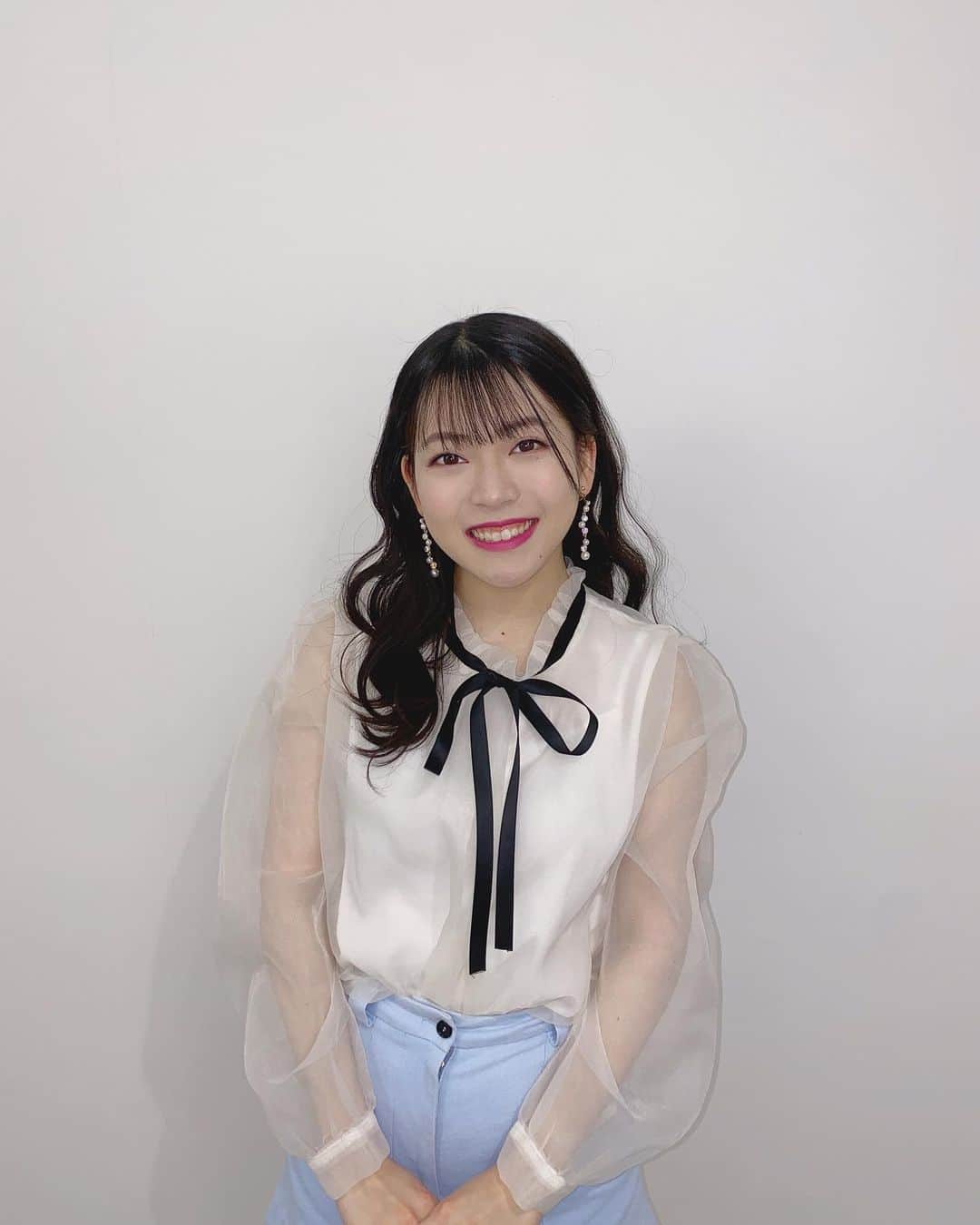 高岡薫のインスタグラム：「🫶🫶🫶  #巻き髪 #akb48 #team8 #akb48team8 #黒髪ロング」