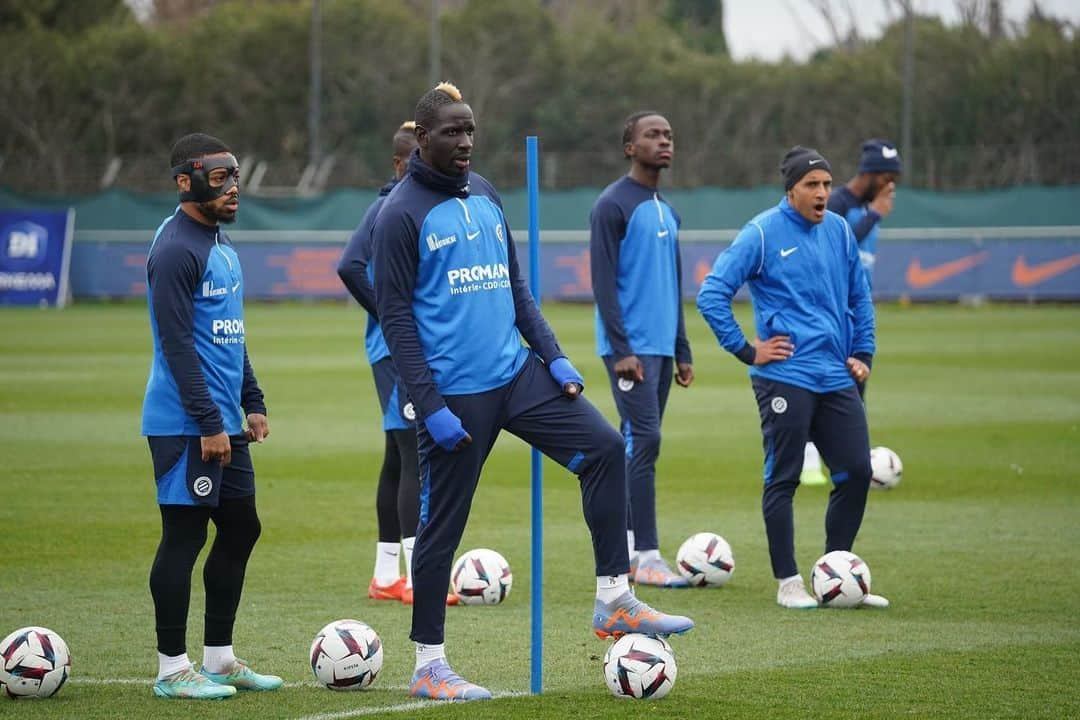 ママドゥ・サコーさんのインスタグラム写真 - (ママドゥ・サコーInstagram)「🚀 Un collectif soudé fini toujours par accomplir de belles choses 🚀  #cohésion #teamMHSC @mhscofficiel」3月15日 21時57分 - mamadousakho