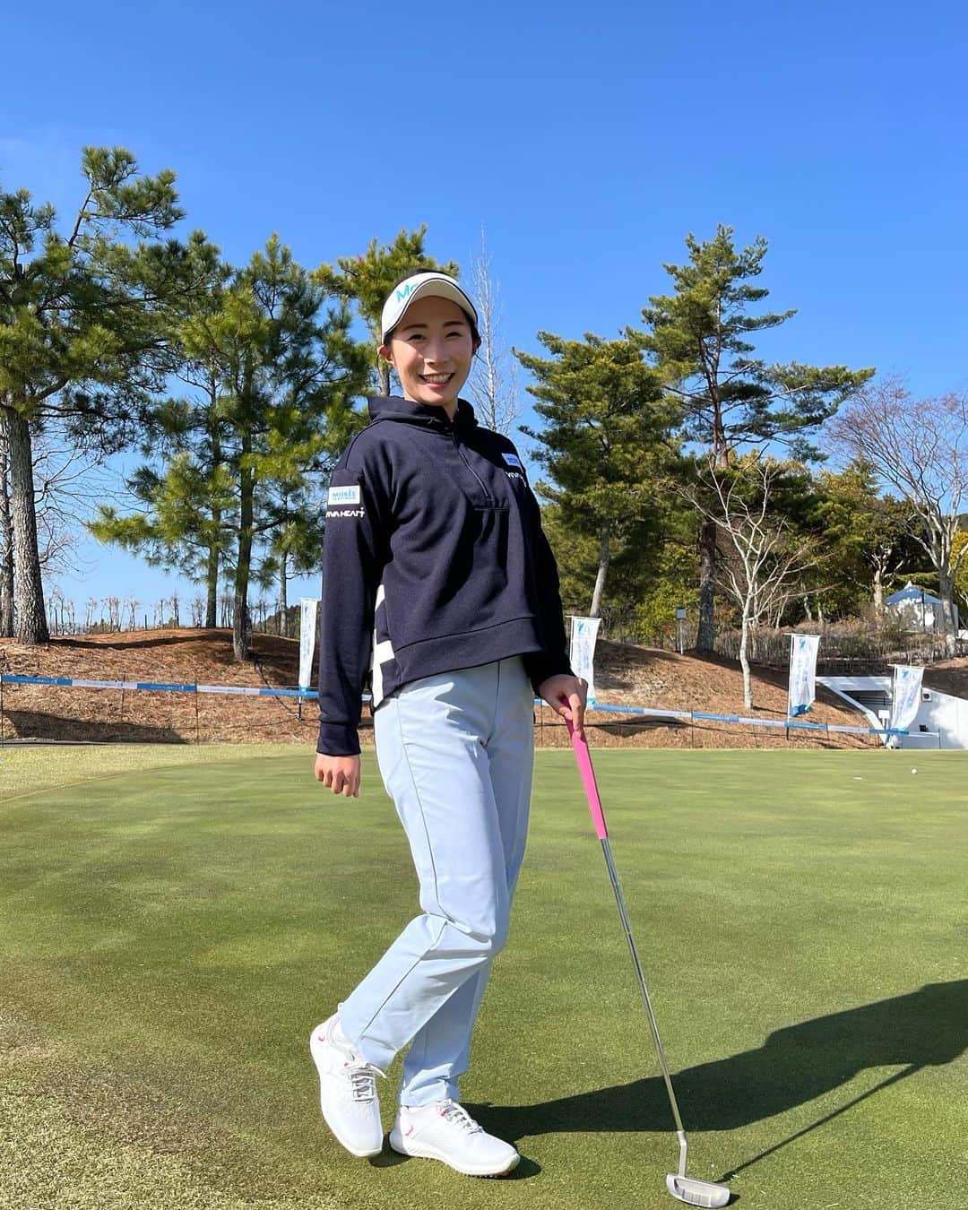 篠崎愛のインスタグラム：「明日からステップアップツアーが開幕します！  今年もサポートしていただく #ミュゼプラチナム 様 #VIVAHEART 様 #ATJ 様 #iSDG 様 #Modart 様 #PUMAGOLFJAPAN 様 #よこぼり耳鼻咽喉科 様 ありがとうございます！  今シーズンもよろしくお願いします🌟」