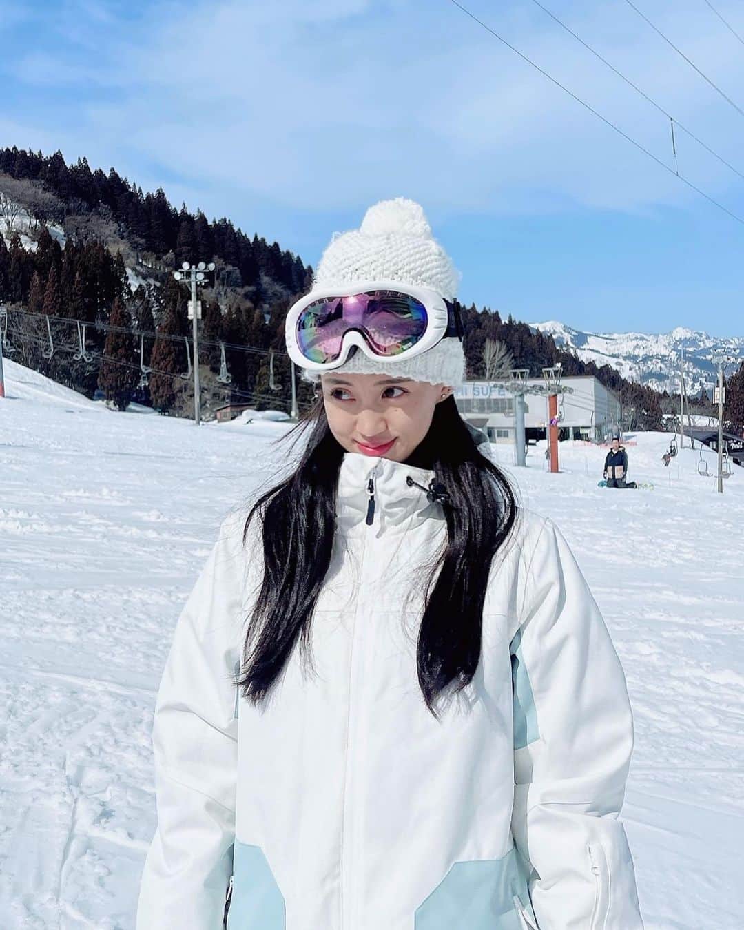 高橋まりのインスタグラム：「楽しかった🏂🤍  また行きたいけど、もうシーズン終わり🥺？  #yuzawa #スノボ」