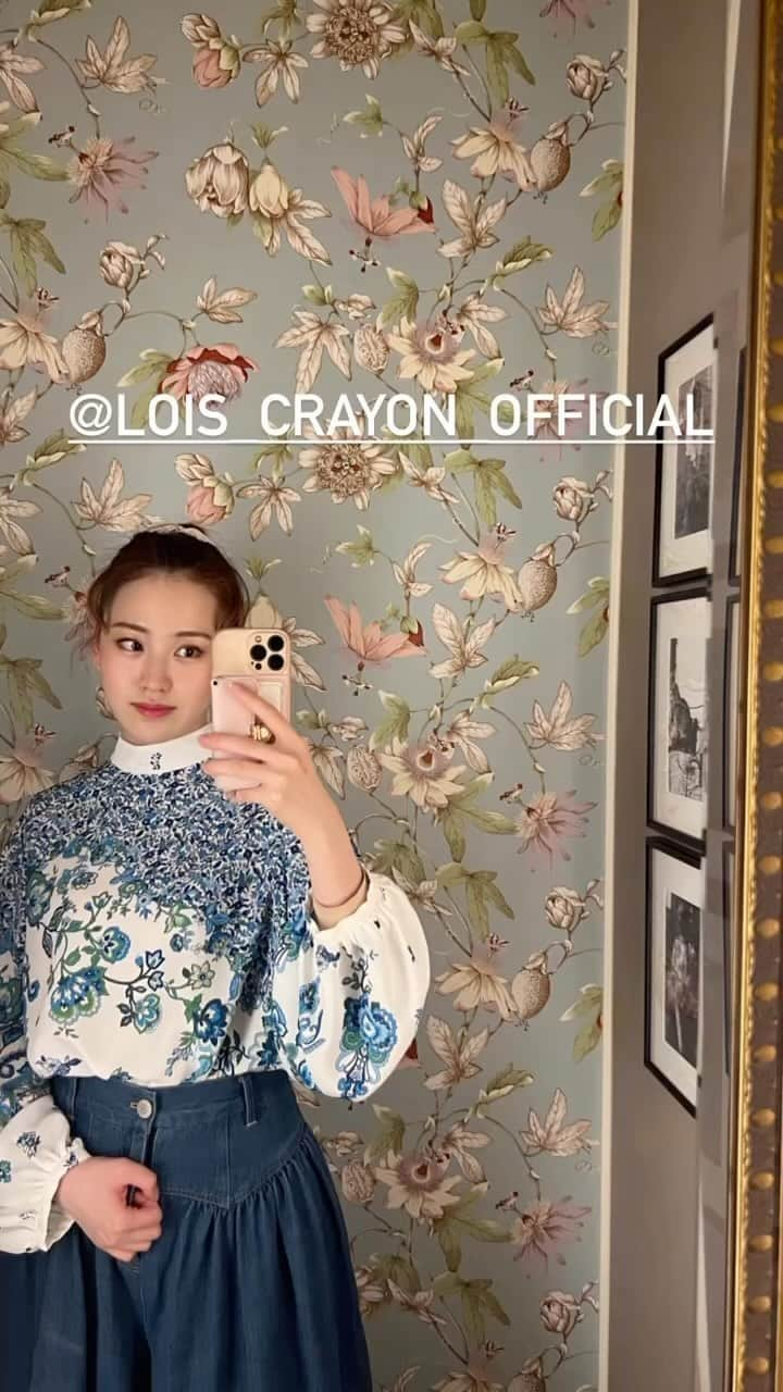 一羽萌瑠のインスタグラム：「Rois Crayon💍&ellecy  #loiscrayon  #ロイスクレヨン  #andellecy  #アンドエルシー  #ファッション  #オシャレ  #春コーデ  #コーディネート  #アパレル  #アパレル  #宝塚og  #ブラウスコーデ  #柄シャツ  #クラシカル」