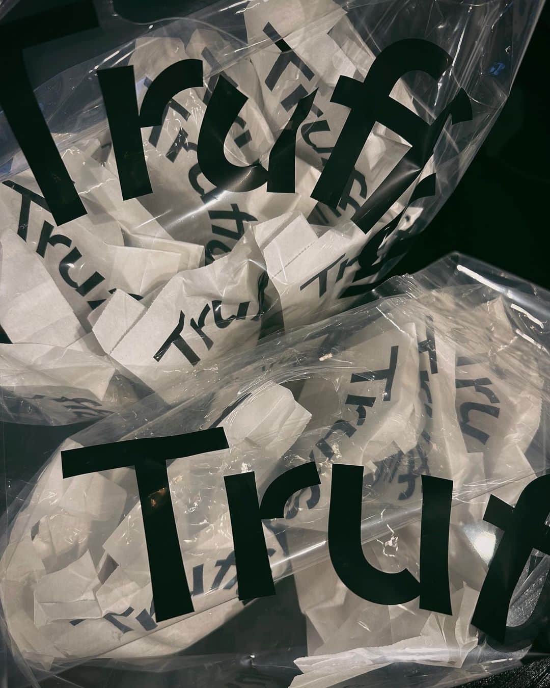 宮本沙恵さんのインスタグラム写真 - (宮本沙恵Instagram)「大量の @trufful_official 🥐🥐 クロワッサンだけで20個はあった🤣 食べきれないので冷凍しました🫰 . #whiteday」3月15日 14時52分 - saebi