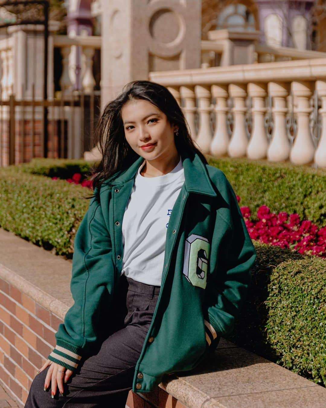 シャニア・グラシアさんのインスタグラム写真 - (シャニア・グラシアInstagram)「Udah punya jaket varsity Erigo kaya yang aku pake belum? Hari ini udah rilis loh, buruan cek! 💚」3月15日 15時06分 - jkt48gracia