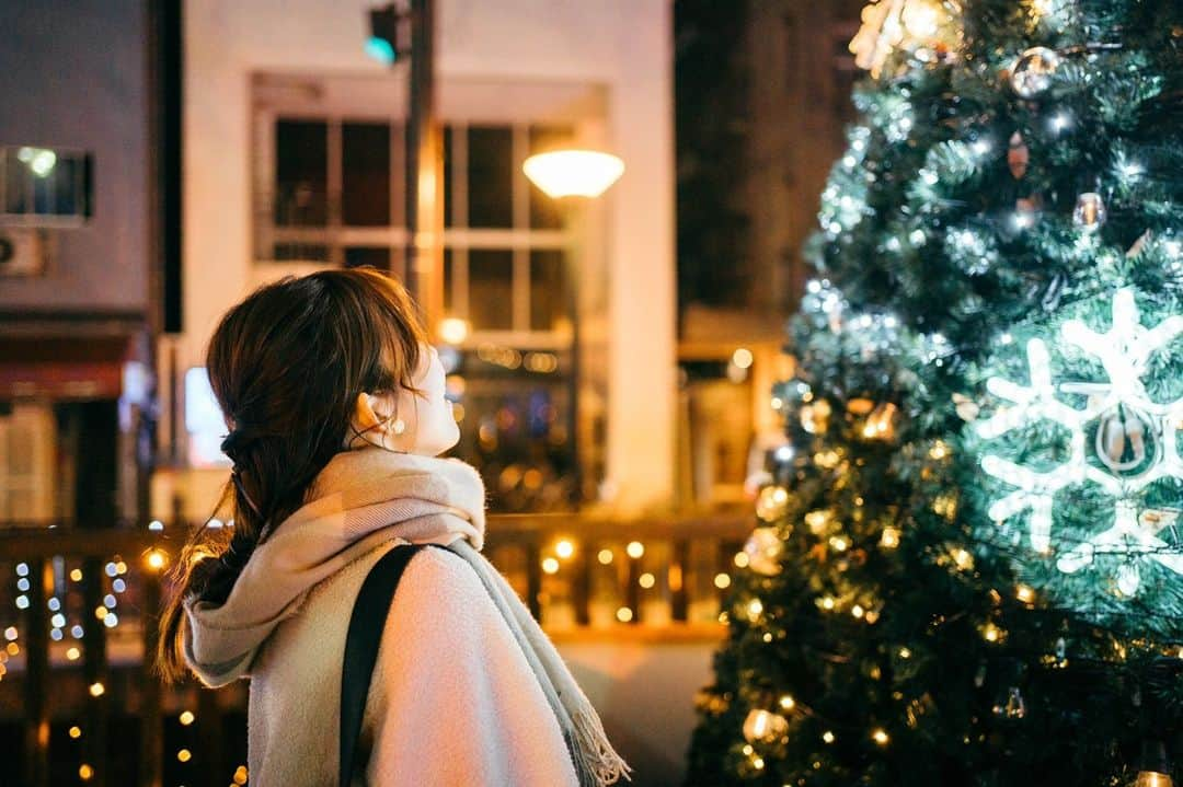 東京カメラガールズさんのインスタグラム写真 - (東京カメラガールズInstagram)「12/28(水) サポーターズメンバー @ta201978 さん企画のイベント『西川イルミフォトウォーク』が岡山県岡山市にある西川緑道公園で開催されました✨ 光り輝くイルミネーションを皆で撮影したり、ポートレート撮影を撮り合いっこしたりして楽しんだそうです✨笑顔いっぱいな集合写真から、とても楽しそうな様子が伝わってきます💕  「普段カメラが好きな方々と出会える機会が少ないので、このイベントを通じてカメラ好きなメンバーのみんなと出会えてとても嬉しいかったです✨一緒に撮影出来て楽しかったです😊」 と嬉しいお声が届いています。  イベントを通して、新しい繋がりが広がっていく様子が見られて嬉しいです✨  全国各地でサポーターズメンバーが沢山のイベントを企画しています！ ぜひプロフィール欄のカメラガールズ公式WEBサイトからぜひチェックしてみてくださいね😊 カメラ仲間との新しい出会いが待っていますよ📷💕 ご参加お待ちしております！  ///////////////////////////////////////////  現在12,000人のカメラ女子が 活動しているカメラガールズ。 ”一緒に参加して楽しめる” そんなコミュニティメディアです。  ▼ご興味があれば カメラガールズWEBサイトから無料登録をお願いします😊  #カメラガールズ #東京カメラガールズ #カメラ女子 #ファインダー越しの私の世界 #カメラガールズ会報誌 #サポーターズレポート #岡山県 #西川緑道公園 #イルミネーション #ポートレート」3月15日 15時09分 - tokyocameragirls