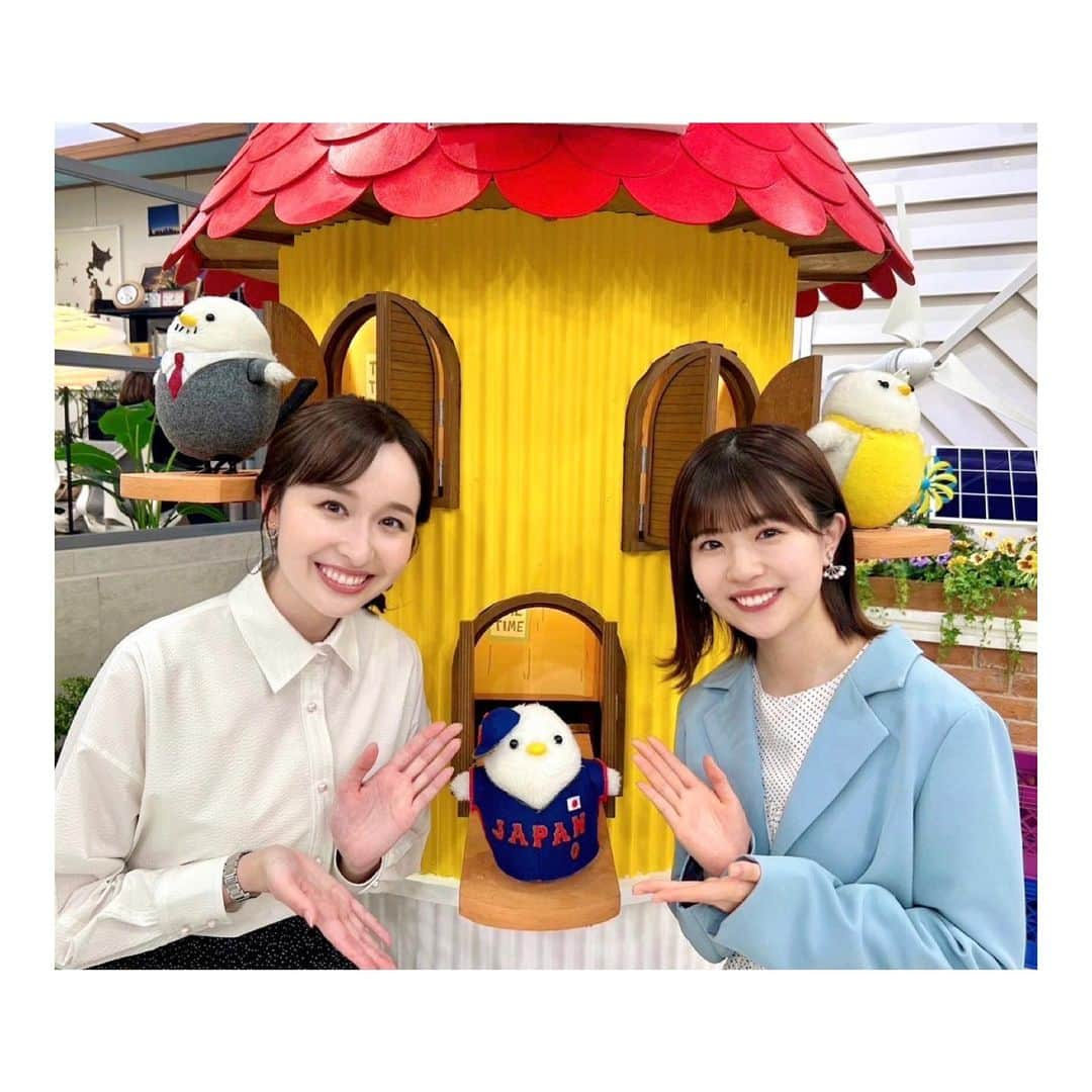 宇賀神メグさんのインスタグラム写真 - (宇賀神メグInstagram)「🐥  . .  月曜日の梅ちゃんと 火曜日初スタジオだった好花ちゃんと 今日のまつりちゃん😊  THE TIME,は月曜日からスタジオの運用ルールが変わり、 スタンド店員の皆さんと一緒にお届けしています！☺️  久しぶりにスタジオで全員で シマエナガダンスを踊れていることが嬉しいです♪🐥  . .  #thetime_tbs #乃木坂46 #梅澤美波 さん #日向坂46 #松田好花 さん #櫻坂46 #松田里奈 さん #シマエナガダンス #シマエナガ ファミリー🐥」3月15日 16時56分 - ugajin_megu