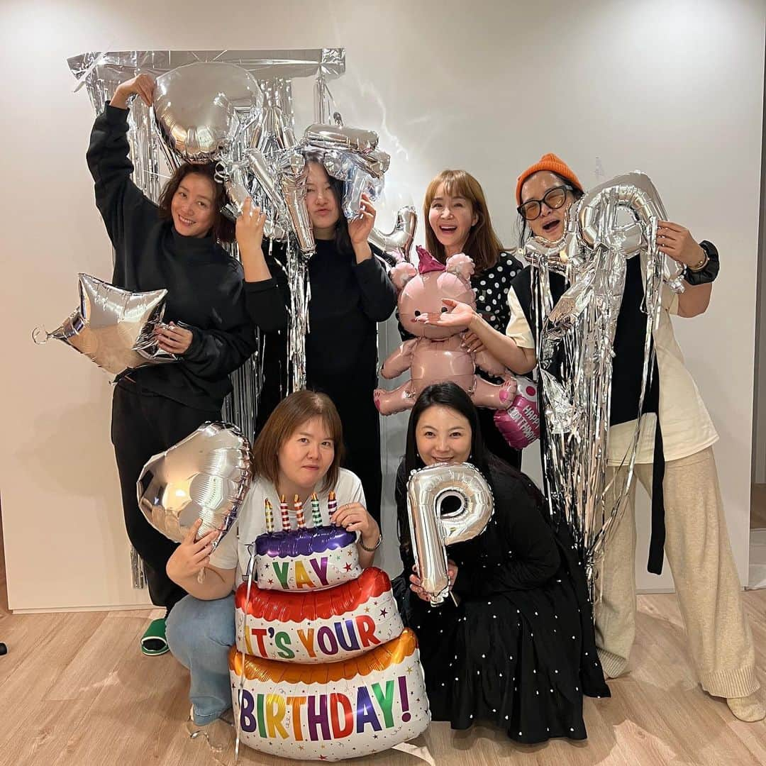 キム・ソンリョンさんのインスタグラム写真 - (キム・ソンリョンInstagram)「예쁜집에서 처음 맞는 신애 생일~ 쭈욱~ 행복하게~~ 우리가 더 신난~~💕」3月15日 16時48分 - sungryoung_kim