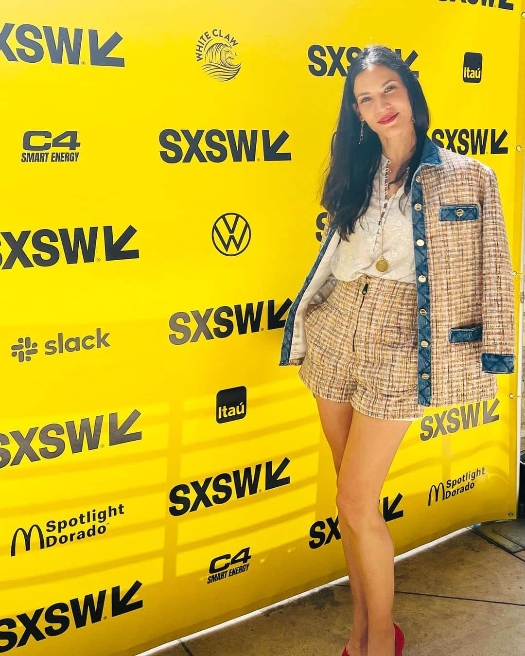 ダナイ・ガルシアさんのインスタグラム写真 - (ダナイ・ガルシアInstagram)「Thank you @sxsw & #spotlightdorado for celebrating our Latinx community! It’s an absolute honor being part of this journey with you. Big shoutout to the entire team for creating such a beautiful fiesta! 👑💕🔥 @benvientofuego @anthonyramosofficial @almadrigal @gloriakellett @jesuscelaya_08  #echaleganas #sxsw #sxsw2023 #cinema #movies #herewego #connecting #light #love #comunidad #familia #buenasnoches  Never forget the magic 👑#queen」3月15日 17時04分 - danaygarcia1