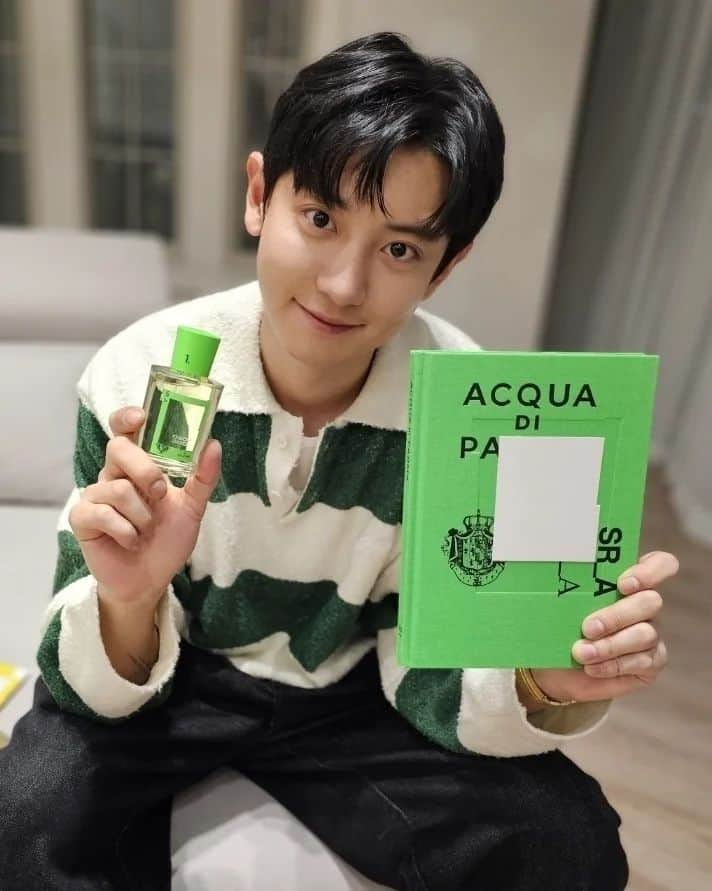 チャニョル のインスタグラム：「🐢🦖🍏🍈💚  @acquadiparma_official @design.by.samuelross @sr.asr.a #아쿠아디파르마 #AcquadiParma #SRA #ColoniaLimitedEdition #ColoniadesignedbySRA #AD」