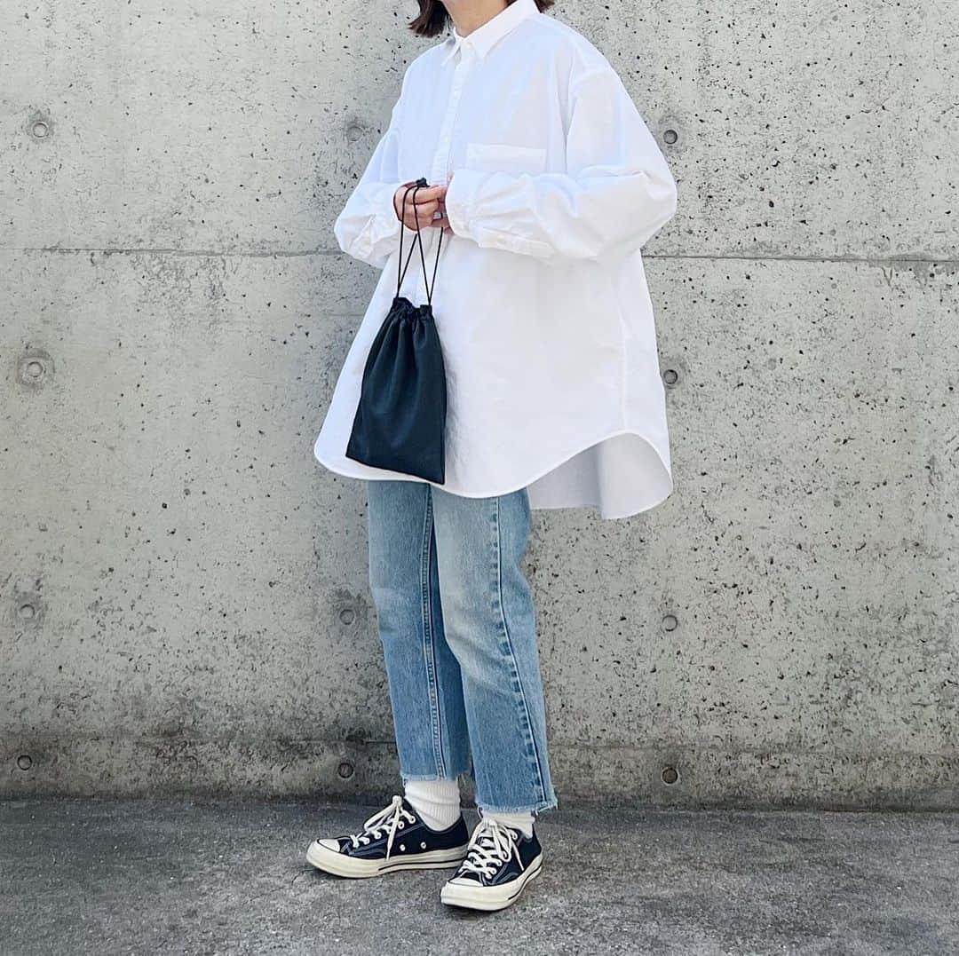 ryokoさんのインスタグラム写真 - (ryokoInstagram)「▪︎  simple🕊️  .  shirt #tsuzuli bottoms #levis #levis517 shoes #converse bag #era_goods」3月15日 21時00分 - ryo___ka