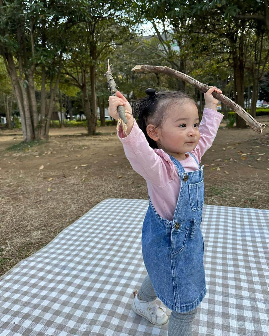 ARISA（和田有沙）さんのインスタグラム写真 - (ARISA（和田有沙）Instagram)「最近の陽南さんは よりわんぱくになっております👧🏻  #1歳6ヶ月」3月15日 17時46分 - wadaarisa