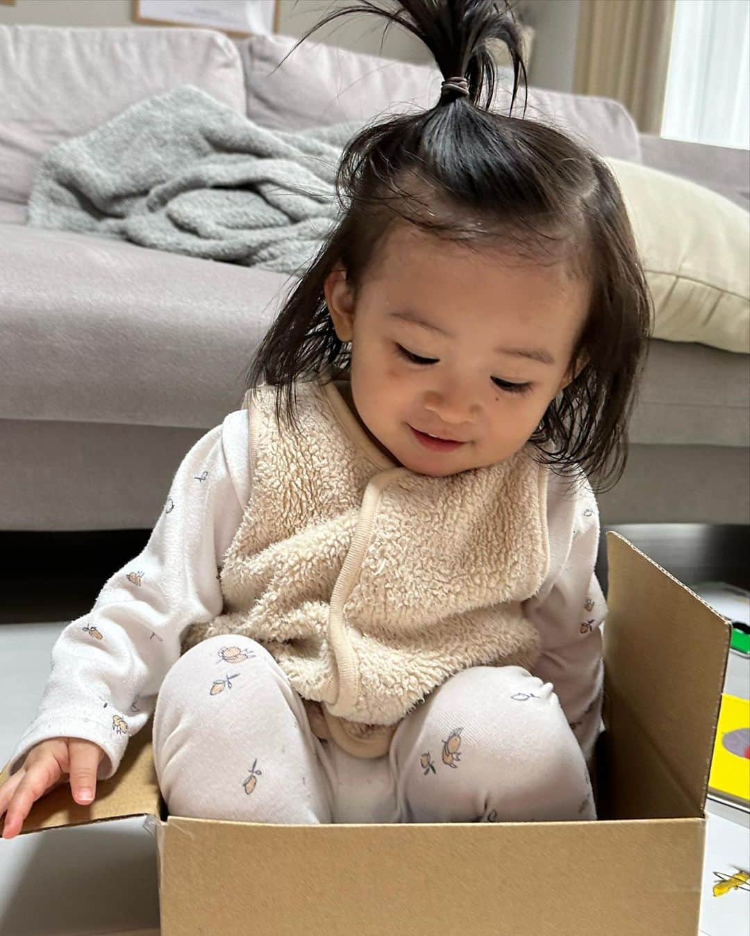 ARISA（和田有沙）さんのインスタグラム写真 - (ARISA（和田有沙）Instagram)「最近の陽南さんは よりわんぱくになっております👧🏻  #1歳6ヶ月」3月15日 17時46分 - wadaarisa