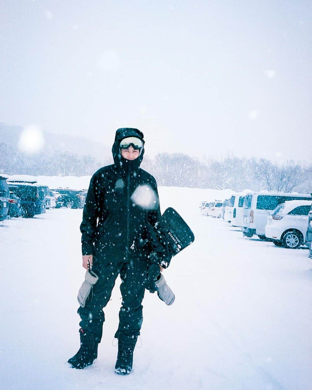 岩澤史文さんのインスタグラム写真 - (岩澤史文Instagram)「今年のスノボーもいっぱい転けた笑 Had a great snowboarding season.  #snowboarding #スノボー　#スケーター　#なんでこんなむずいん」3月15日 18時23分 - shimon_mdaskater