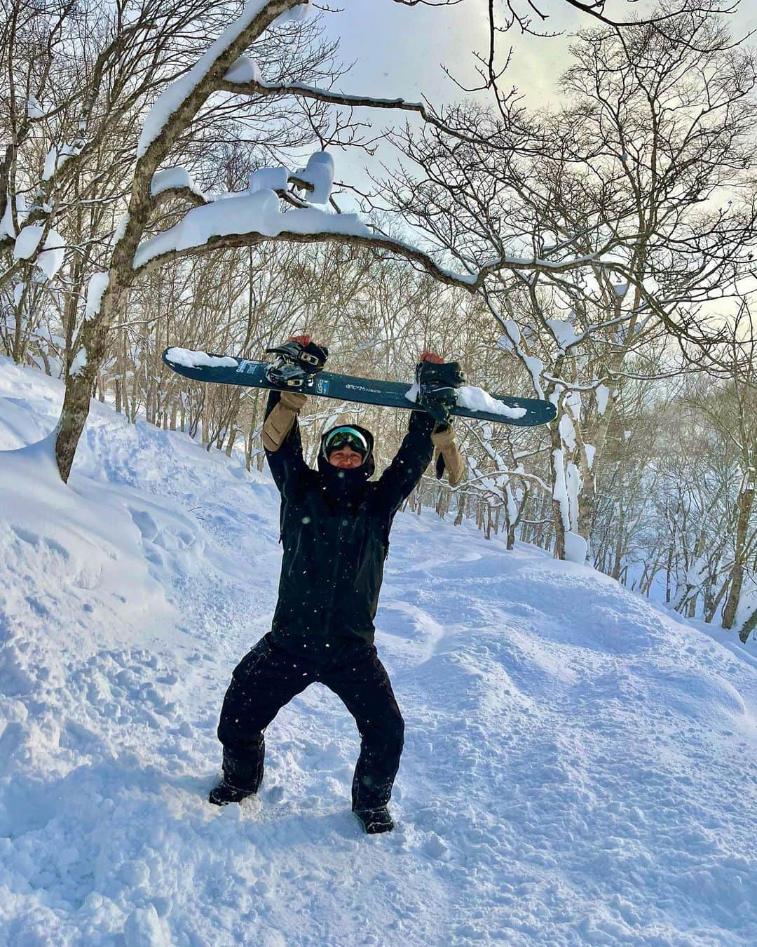 岩澤史文さんのインスタグラム写真 - (岩澤史文Instagram)「今年のスノボーもいっぱい転けた笑 Had a great snowboarding season.  #snowboarding #スノボー　#スケーター　#なんでこんなむずいん」3月15日 18時23分 - shimon_mdaskater