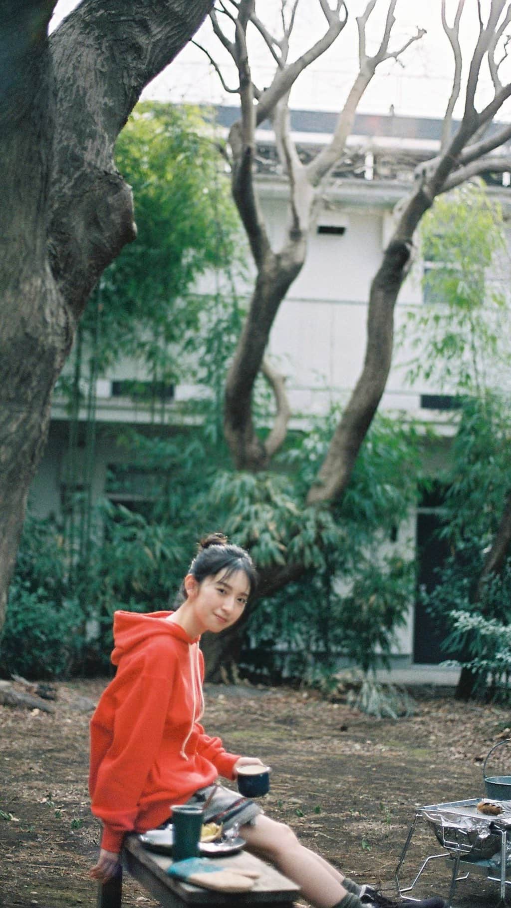 金村美玖のインスタグラム：「EX大衆4月号 本日発売です！  ミモザや筍など 春らしい写真たっぷりです。  是非ご覧ください👒  #EX大衆 #金村美玖 #日向坂46」