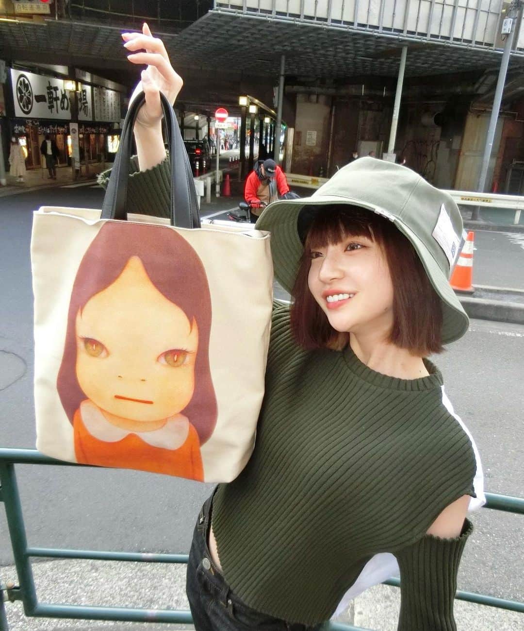 荻野由佳のインスタグラム：「かわいい、トートバッグ👜🧡」
