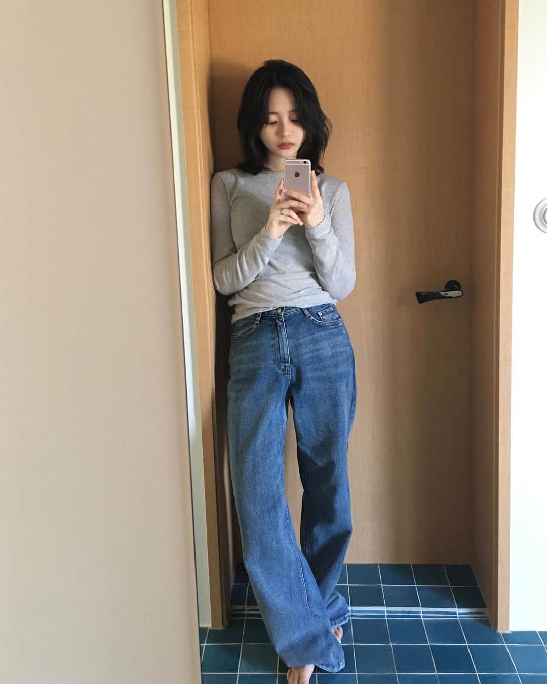 ソン・ファミンのインスタグラム：「한달살이 하고 싶어지는 곳🛏️ @talojeju」