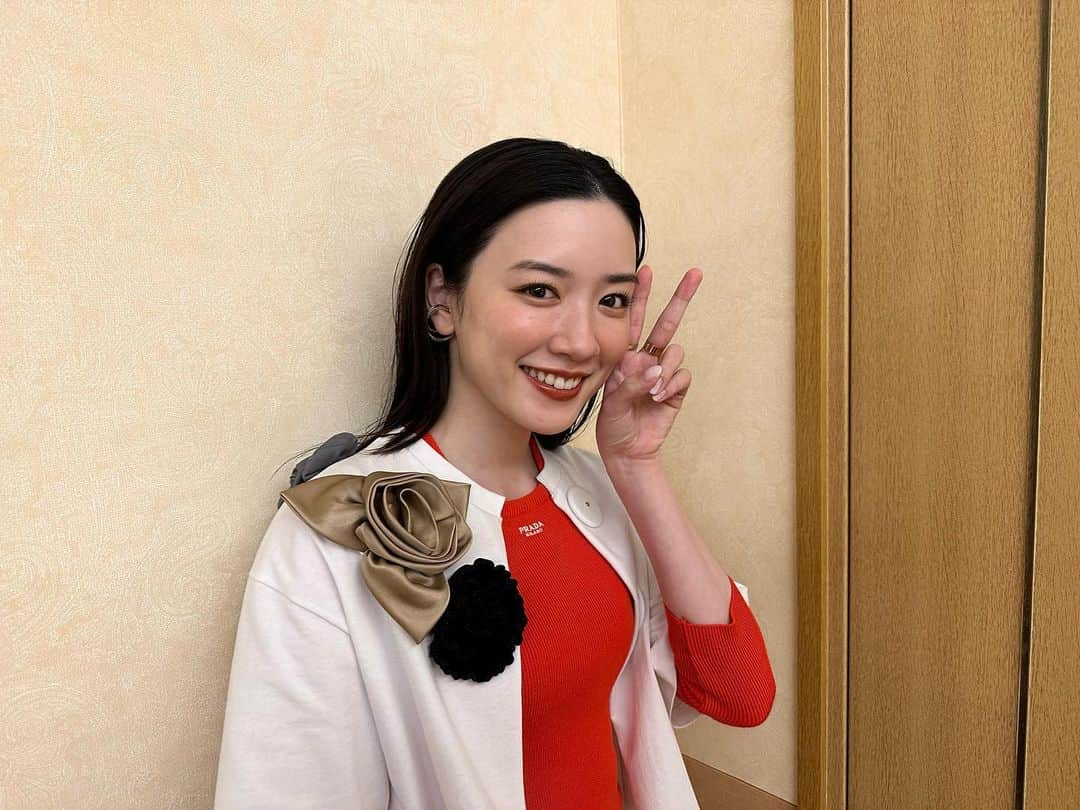 永野芽郁さんのインスタグラム写真 - (永野芽郁Instagram)「・ 映画「こんにちは、母さん」完成報告会見が行われました☺️  吉永小百合さんの孫で、大泉洋さんの娘。 素敵な大先輩に囲まれての作品でした。  2023.09.01公開予定です🙇‍♂️🙇‍♂️  お楽しみに🙇‍♂️🙇‍♂️☺️☺️   #永野芽郁 #こんにちは母さん」3月15日 19時06分 - naganomei_staff