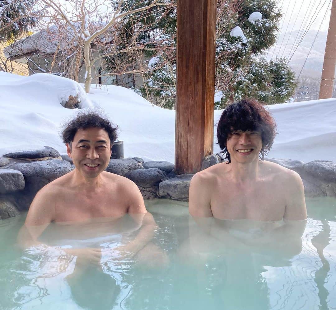 庄司智春のインスタグラム：「ワッキーと温泉♨️ 最高✌️ #TUYテレビュー山形 #山形ジャーニー」