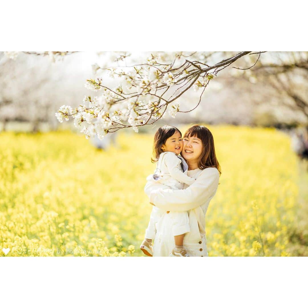 Lovegraph_Kids ラブグラフキッズさんのインスタグラム写真 - (Lovegraph_Kids ラブグラフキッズInstagram)「ㅤㅤㅤ桜以外の春の撮影もとっても可愛いです🥰🌷 ㅤㅤㅤ 菜の花やポピー、チューリップなどのお花畑フォトが大人気🌼🫧 ㅤㅤㅤ ୨୧┈┈┈┈୨୧ ㅤㅤㅤ Lovegraphは出張撮影サービスです📸お誕生日や七五三、日常フォトなどさまざまなシーンをプロのカメラマンが撮影いたします☺️ ㅤㅤㅤ 撮影プランや料金詳細は @lovegraph_kids のプロフィールURLをご確認ください🌼 ㅤㅤㅤ ୨୧┈┈┈┈୨୧ ㅤㅤㅤ #ラブグラフ #Lovegraph #幸せな瞬間をもっと世界に #桜フォト #出張カメラマン #菜の花畑 #チューリップ畑」3月17日 21時00分 - lovegraph_kids