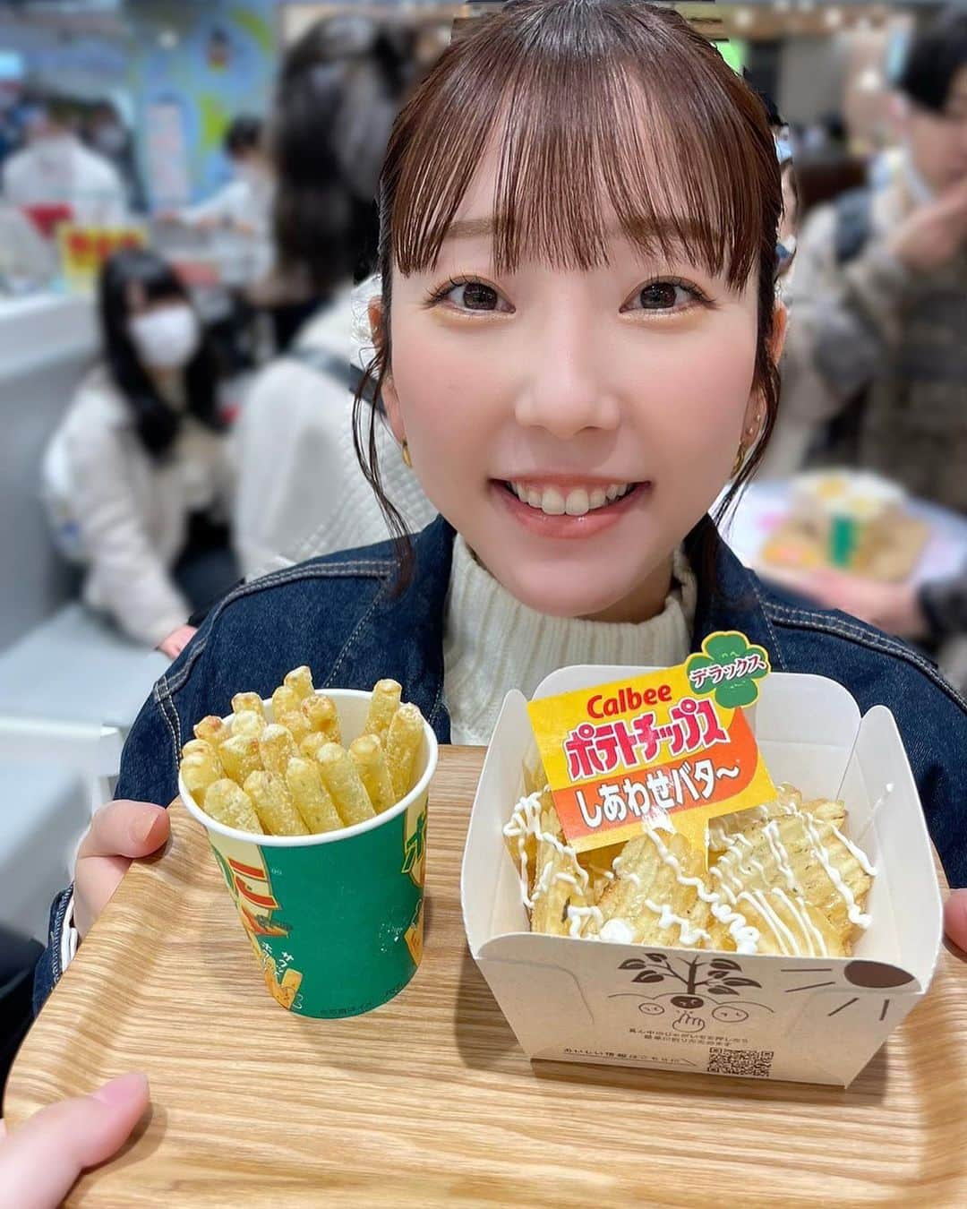 木下望のインスタグラム：「・ ・ 東京駅でデートしよ🙋‍♀️🤍  このクッキー、出来立てほんっっとに好きな味だった🍪🫶」