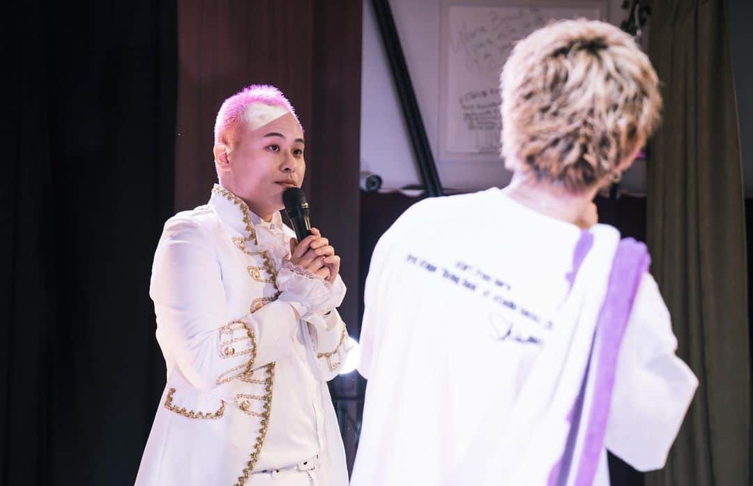大村ジーニアスのインスタグラム：「こないだのしんたろーのファンミーティングは本当にありがとうございました🥹  今年で1番黄色い歓声を浴びた気がします🥹 #しんたろーのファンミーティングのお客さん達は神  @jinmaekita カメラはジンさん💓 最高のカメラと腕前の持ち主の方です🥹」