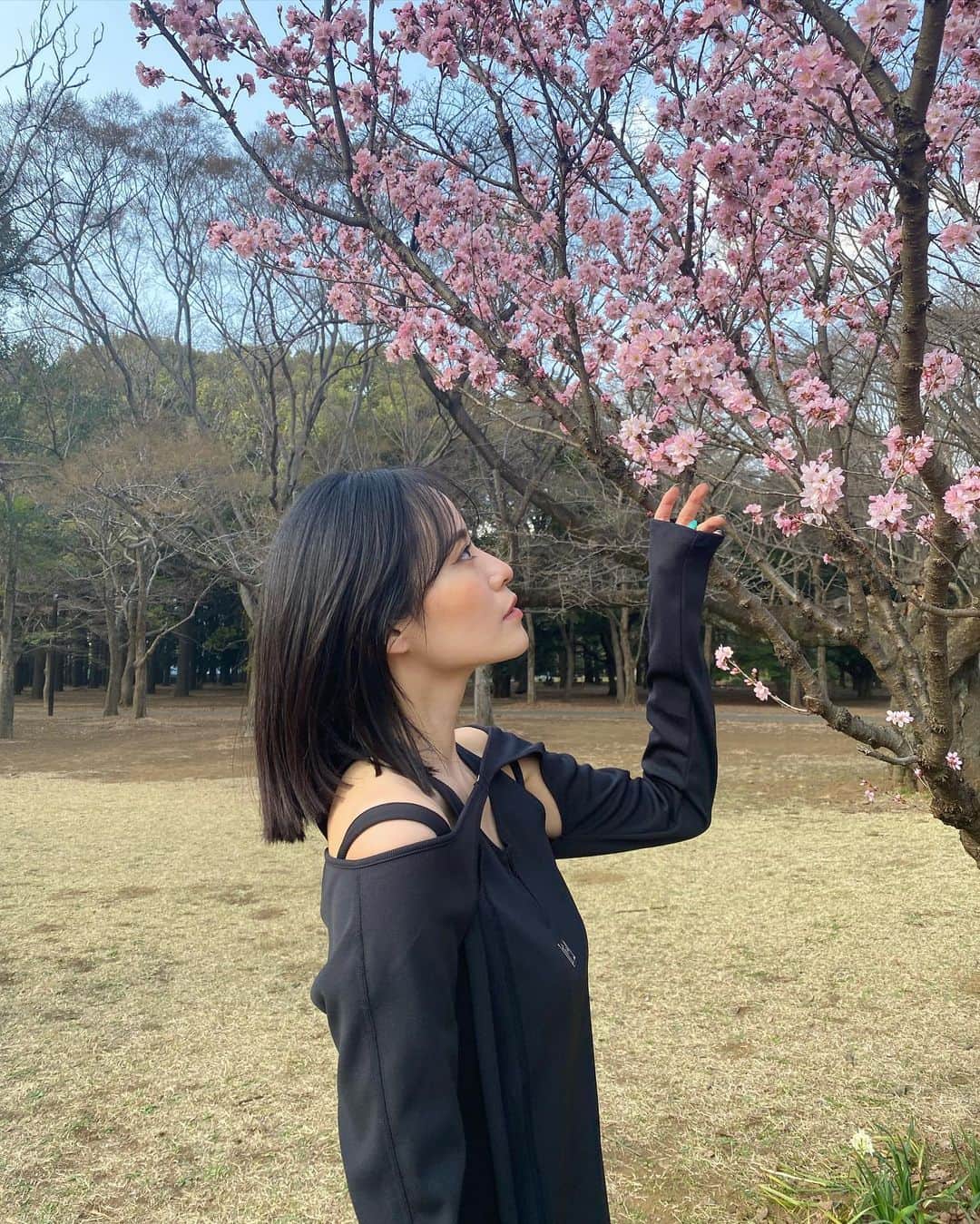 関本香里さんのインスタグラム写真 - (関本香里Instagram)「春ですなぁ🌸🕶 #イロイロ」3月15日 20時44分 - kaori_sekimoto_