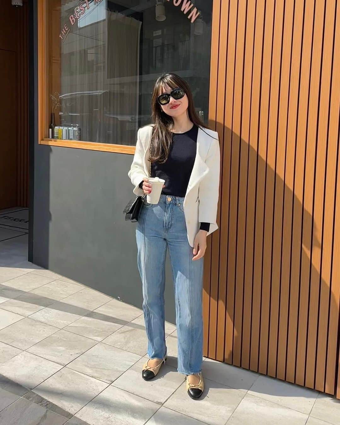 吉竹美聡のインスタグラム：「春服🌈🤍🐚🥛👀」