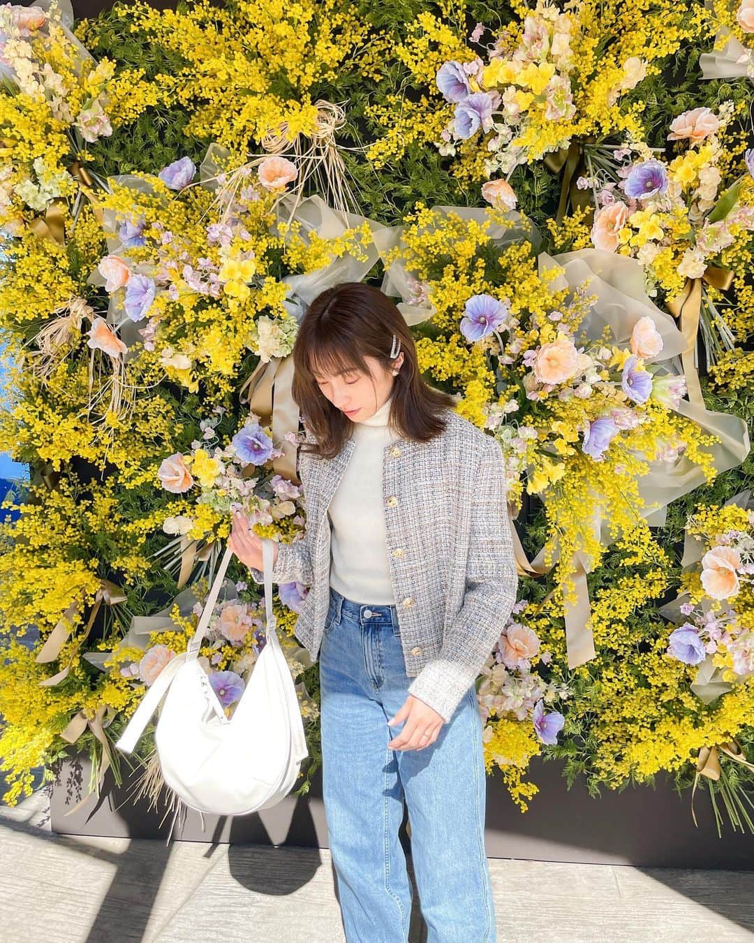 瀬口かなのインスタグラム：「可愛い壁があったので撮りました🌼 ⁡ 最近物欲はんぱない🥲 ⁡  #春コーデ #zara #zara購入品 #ザラ購入品 #zara #fyp #japanesegirl コーデ #大人カジュアル #大人かわいいコーデ #ユニクロコーデ #outfit #ootd #일상 #selca」