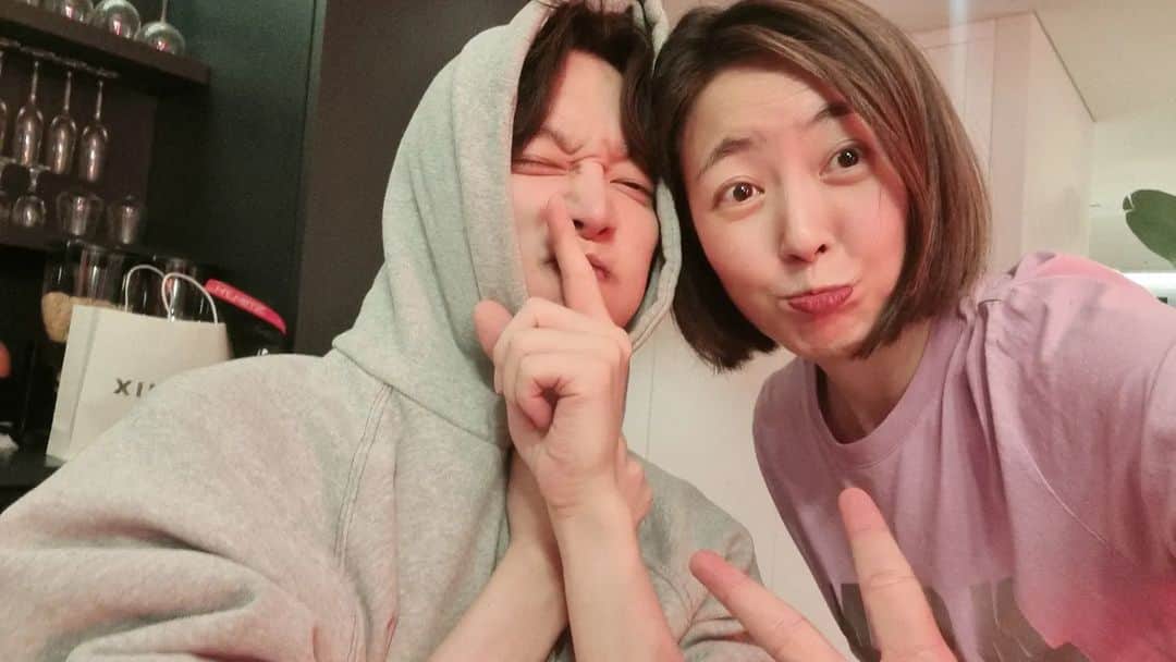 シム・ウンジンのインスタグラム：「#😁  근데 슬기랑 인희가 빠졌네 ;;; 아가들도 있었는데 ㅋ」