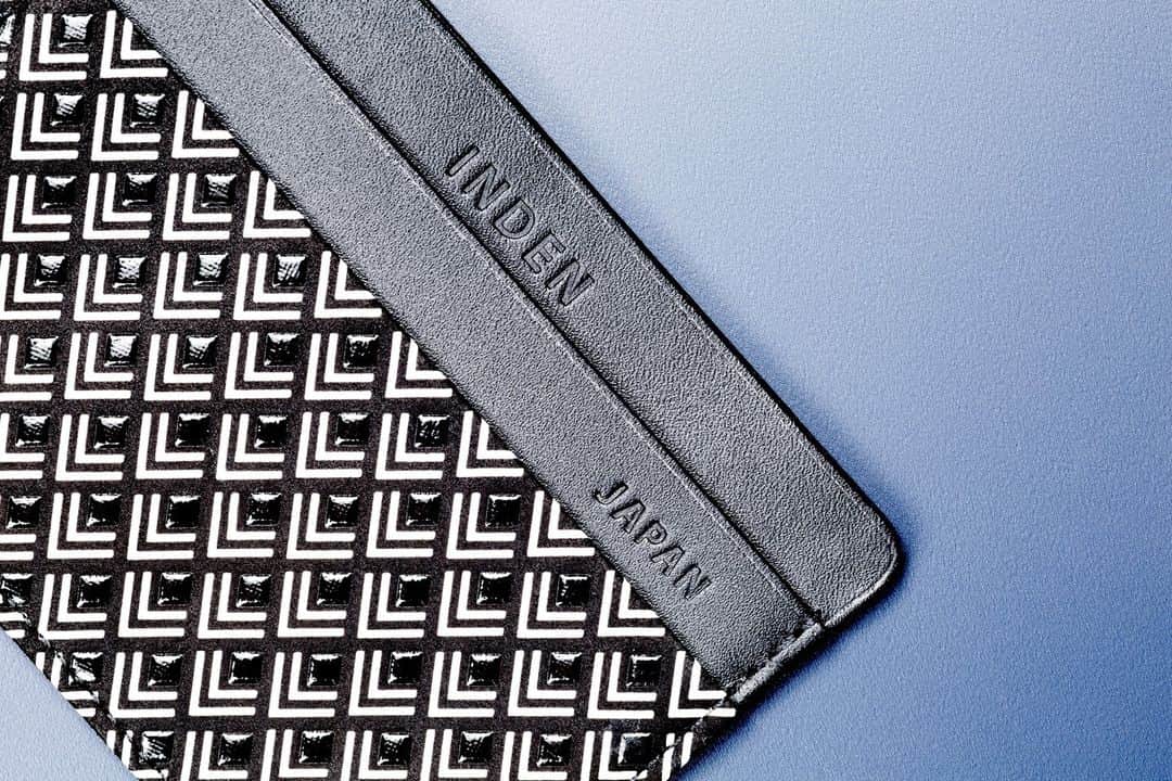 のインスタグラム：「Card carry your way to business success with our card wallet in Diamond Frame」