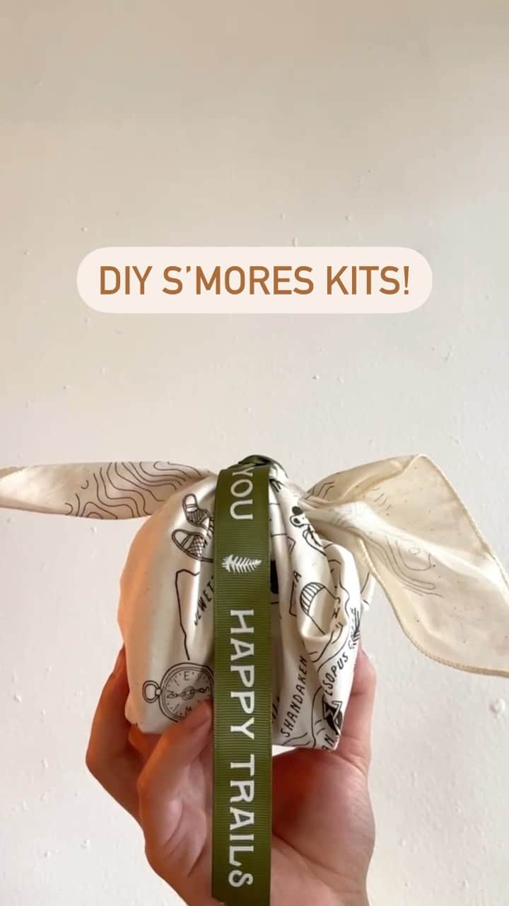 マップトートのインスタグラム：「Tying the knot this summer? Though totes are in our name, our own in-house graphic designer went with customized BANDANAS to wrap up these DIY S’mores Kit favors! Perfect for her Catskills classic camp inspired wedding at @thewoodhouselodge 🏕️   We know your wedding doesn’t fit into a template, and nor should your wedding favors! Contact us at custom@maptote.com, or request a quote via the link in our bio!  #custommade #maptote #weddingfavors #weddingdiy #2023weddings #2024wedding #weddingplanning #smores #campwedding #catskillswedding #hudsonvalleyweddings」