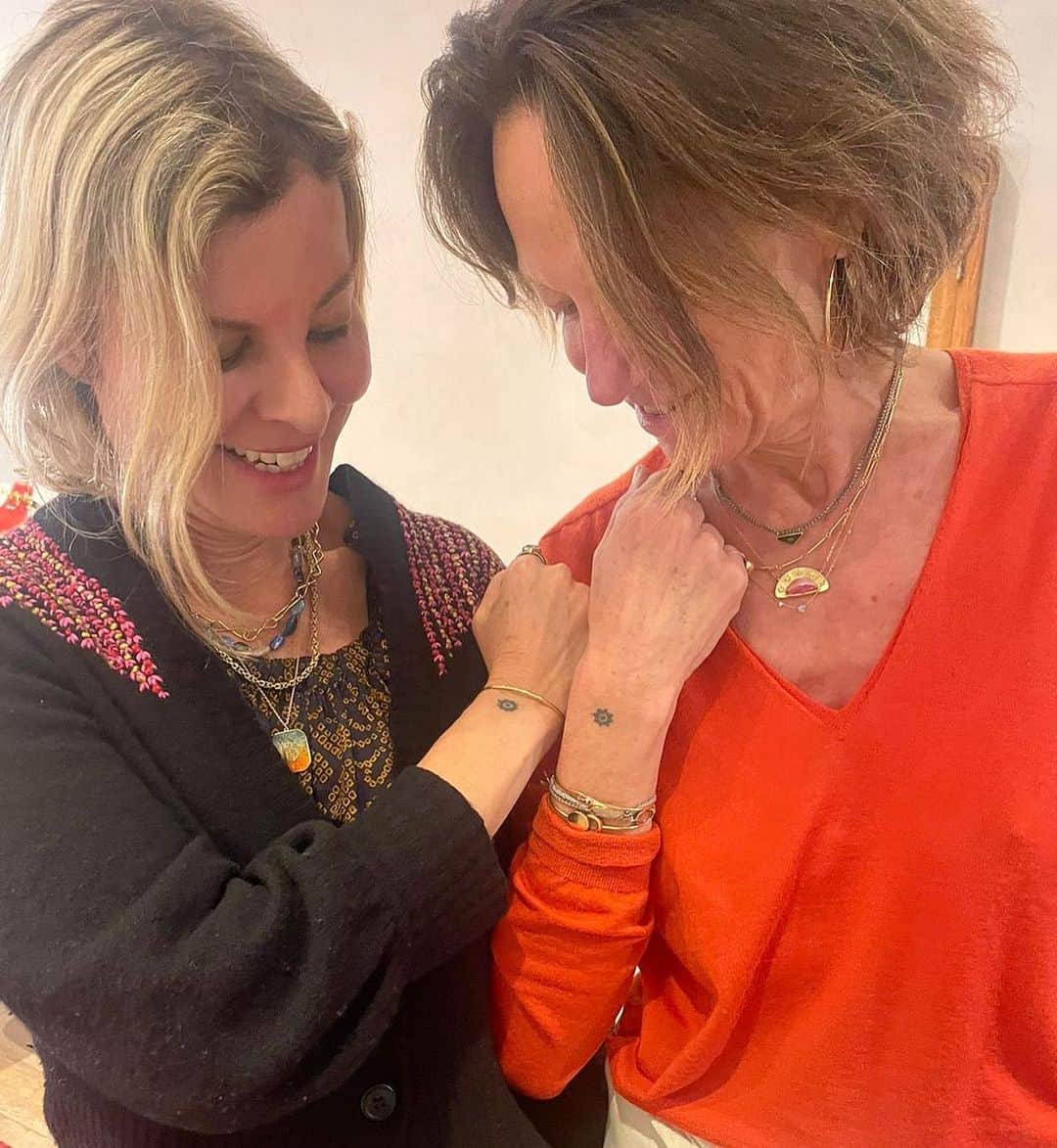 のインスタグラム：「Bonded by sun tattoos and a passion for jewelry. Always love being @whitebirdjewellery with owner Stephanie Roger  #trunkshow #Paris #whitebird #brookegregsonq💎🌞💕💫」
