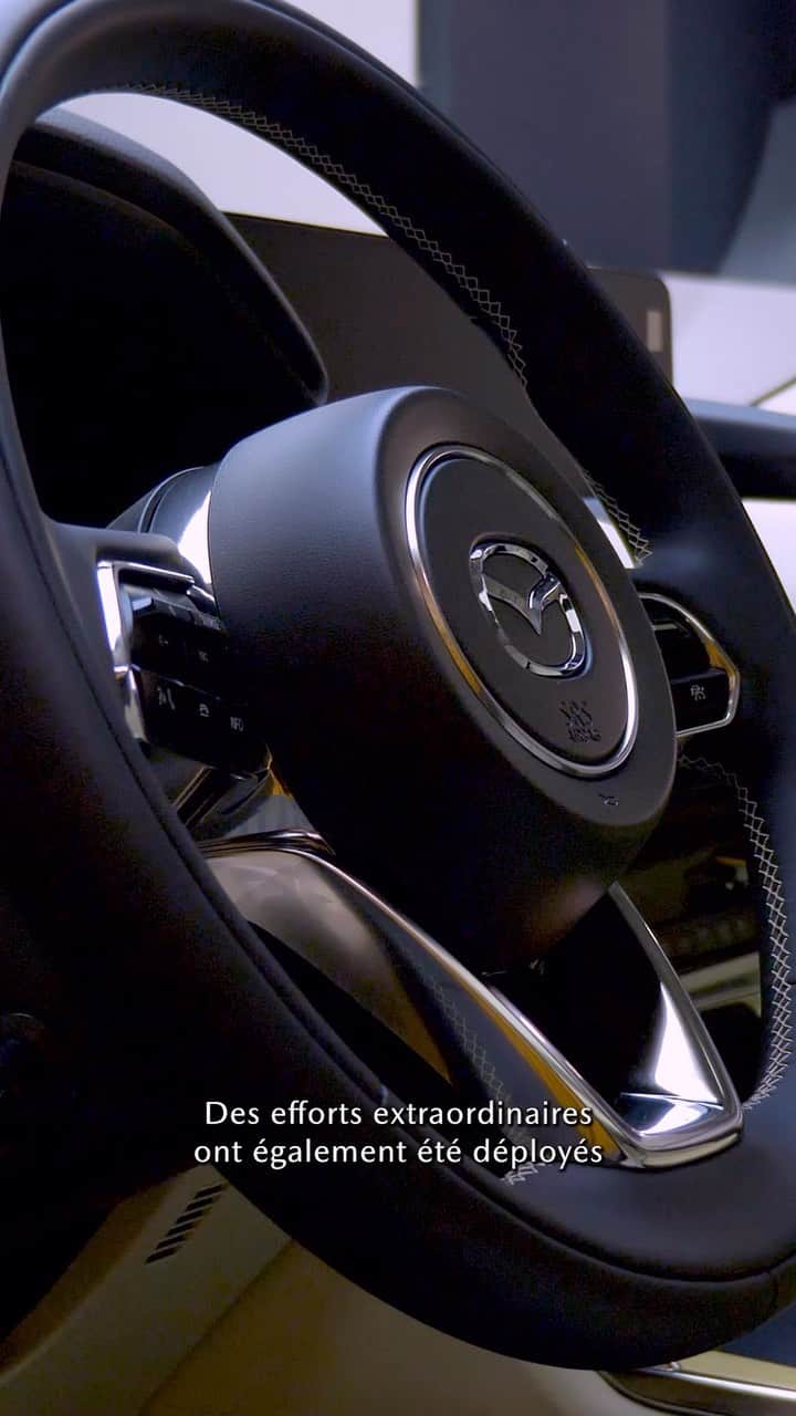 MAZDA Canadaのインスタグラム：「L’habitacle spacieux, confortable et raffiné du #MazdaCX90 est conçu pour créer un sentiment d’harmonie entre la voiture et le conducteur. Cliquez sur le lien dans la bio pour en savoir plus. #CX90 #MazdaCanada」