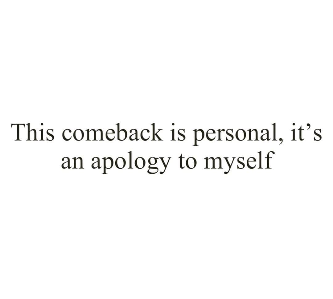 ジェニファー・エスポジートのインスタグラム：「An apology for listening for far too long from others on how and who I “should be. An apology for allowing trauma to take hold for so long. An apology for then beating myself up about it all.   The I’M SORRY MONOLOGUE workshop class I’m doing (sold out for this month) is about EXACTLY this. Life is hard enough without you beaten yourself down over things you couldn’t even control!  Find space enough to take it ALL and turn it into art. Took me far too long to do so but I’m so deeply proud I did.」