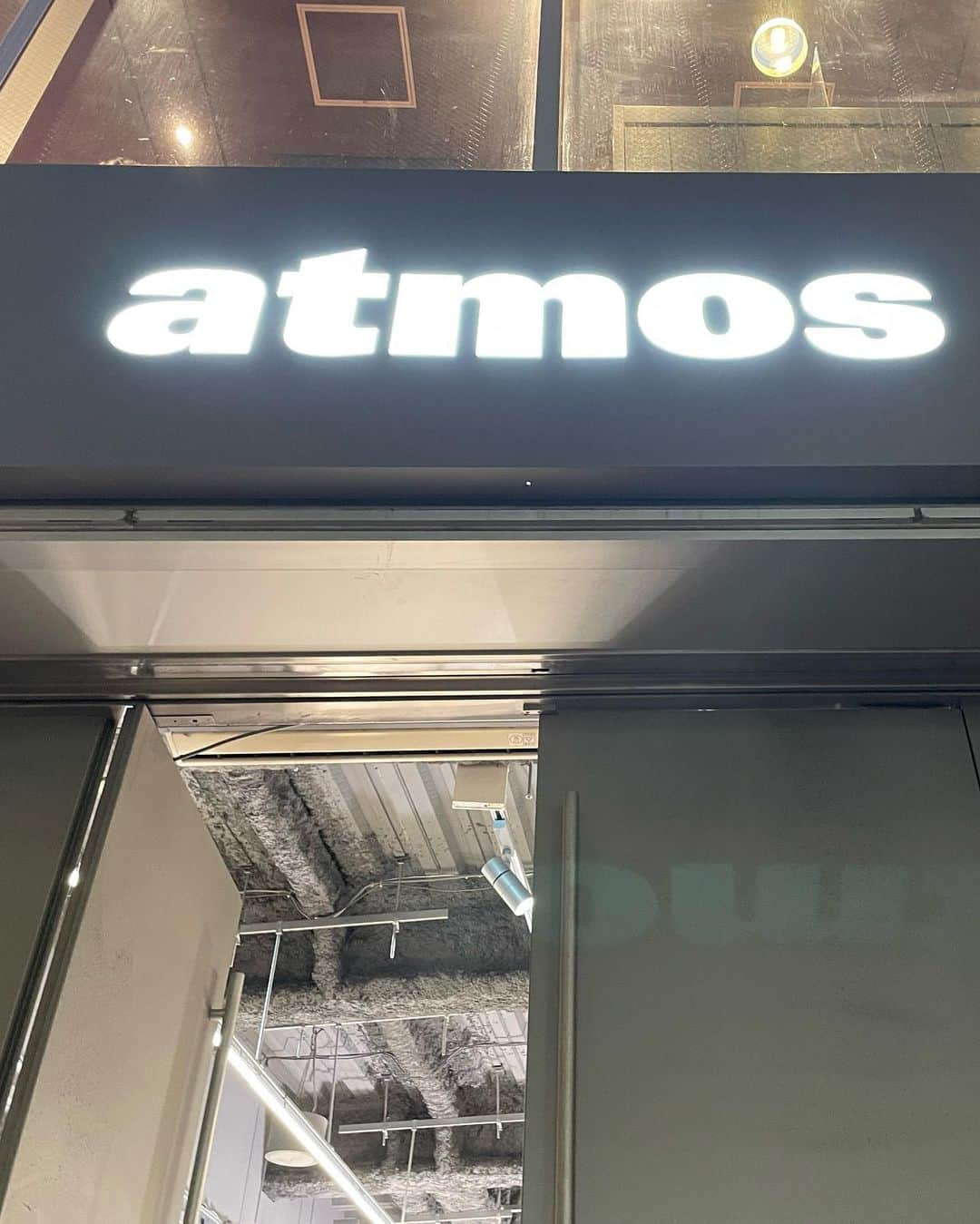 七瀬美月さんのインスタグラム写真 - (七瀬美月Instagram)「" grey box by atomos "🥂👟  Atmos新宿店にて14日～16日まで スニーカー👟買った方限定で new balanceのオリジナルカードケース作れるみたいです😍🫶🏻♥️  わたしも今日 生地選んで作ったんだけど可愛くできた🫶🏻💕(3枚目の写真参考)  可愛いスニーカー沢山で幸せだった♡♥️ 飲み物もグレーで可愛いイベントでした🤍🫶🏻💕  new balance × Atomos 🤝🏻‪⋆͛  #greybox #greyboxbyatomos #アトモス#ニューバランス #レセプションパーティー  #スニーカー#スニーカー #Atomos新宿店#カードケース #newbalance #スニーカー部 #newbalanceJapan#ポップアップショップ」4月14日 1時10分 - yskwask1114