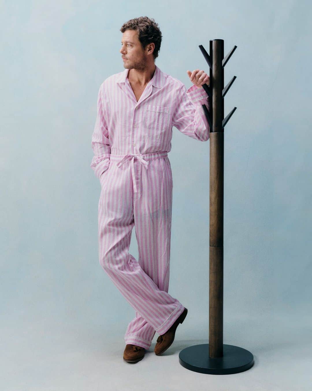 ニュー&リングウッドのインスタグラム：「Our Stripe pyjamas have arrived in time for Summer. Crafted from an Italian blend of cotton and linen that we feel gives our pyjamas the best of both worlds, linen’s crispness and open weave alongside cotton’s soft handle.  #newandlingwood」