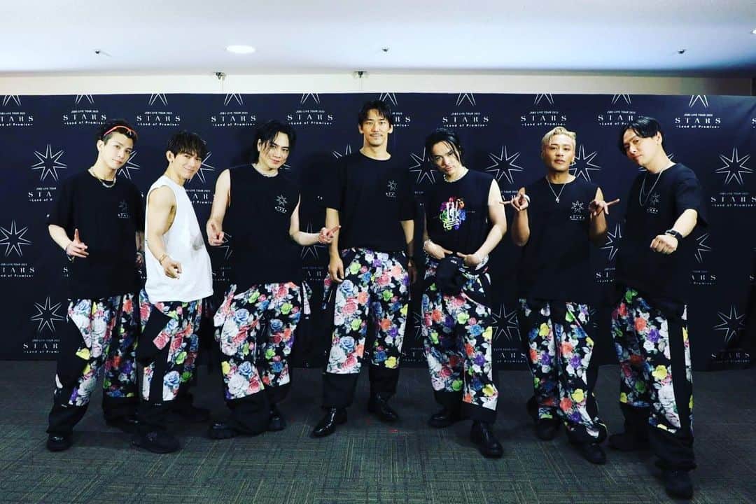 のインスタグラム：「大阪2DAYSありがとうございました✨✨✨✨✨✨✨  6月また帰ってくるね🥀  #STARS #三代目JSOULBROTHERS #おやすみ」
